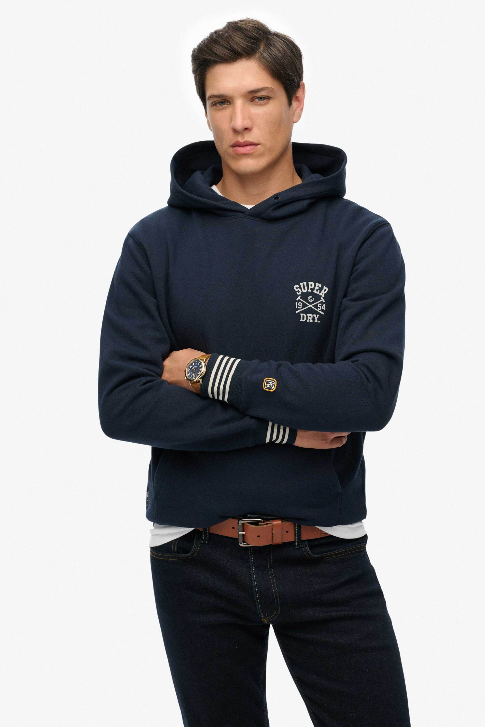 Superdry ανδρική μπλούζα φούτερ με κουκούλα και λογότυπο Loose Fit "Athletic Club" - M2014280A Μπλε Σκούρο