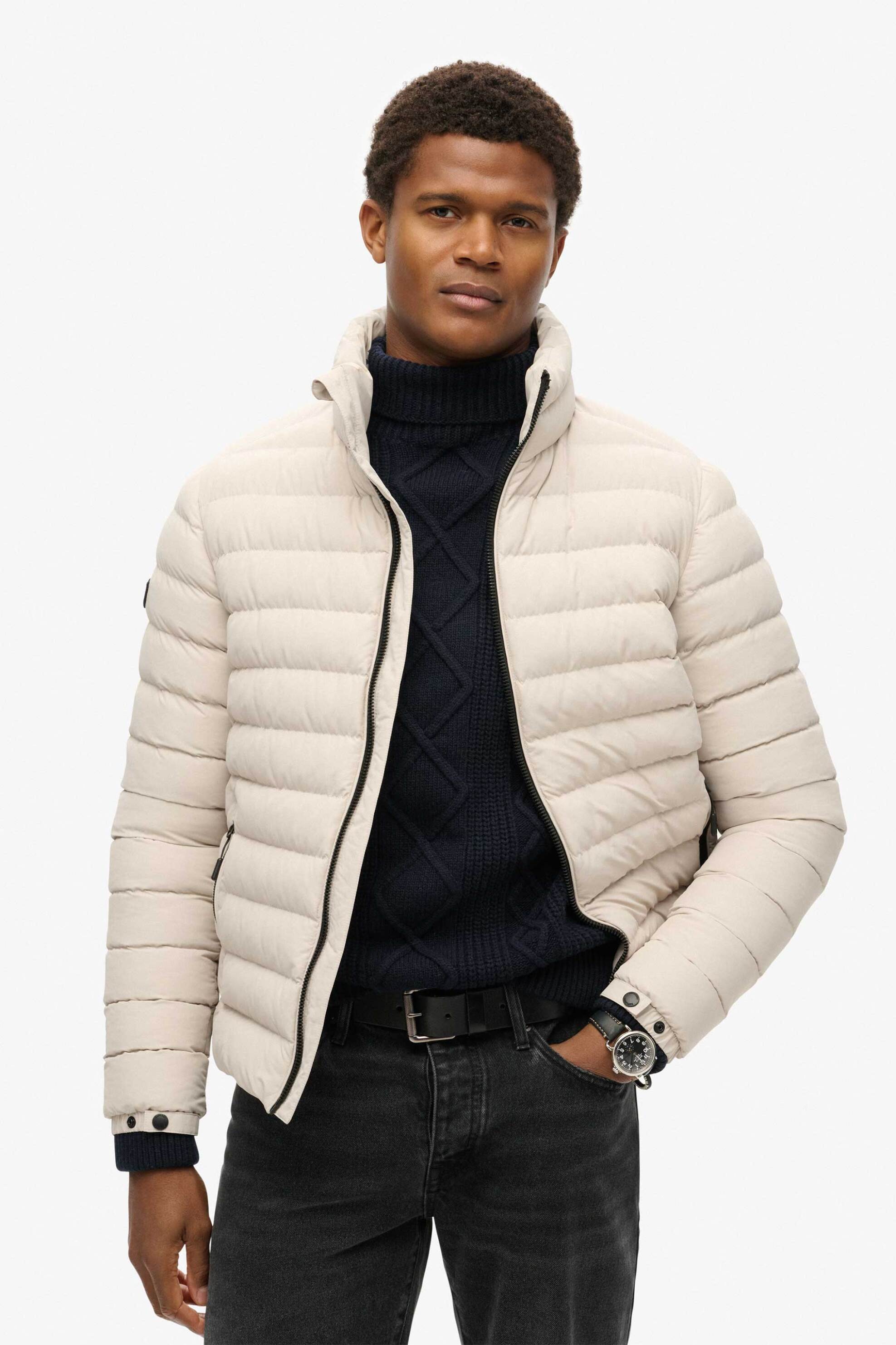 Superdry ανδρικό μπουφάν με καπιτονέ σχέδιο και λογότυπο Slim Fit "Fuji Printed Padded" - M5011757A Μπεζ