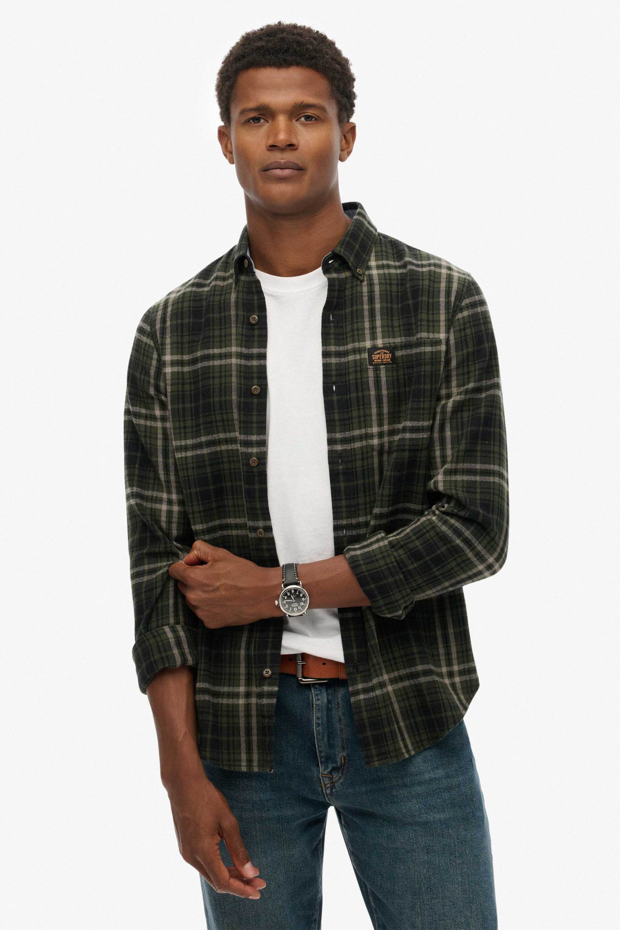 Superdry ανδρικό πουκάμισο με καρό σχέδιο και τσέπη με logo patch Relaxed Fit "Lumberjack" - M4011047A Χακί