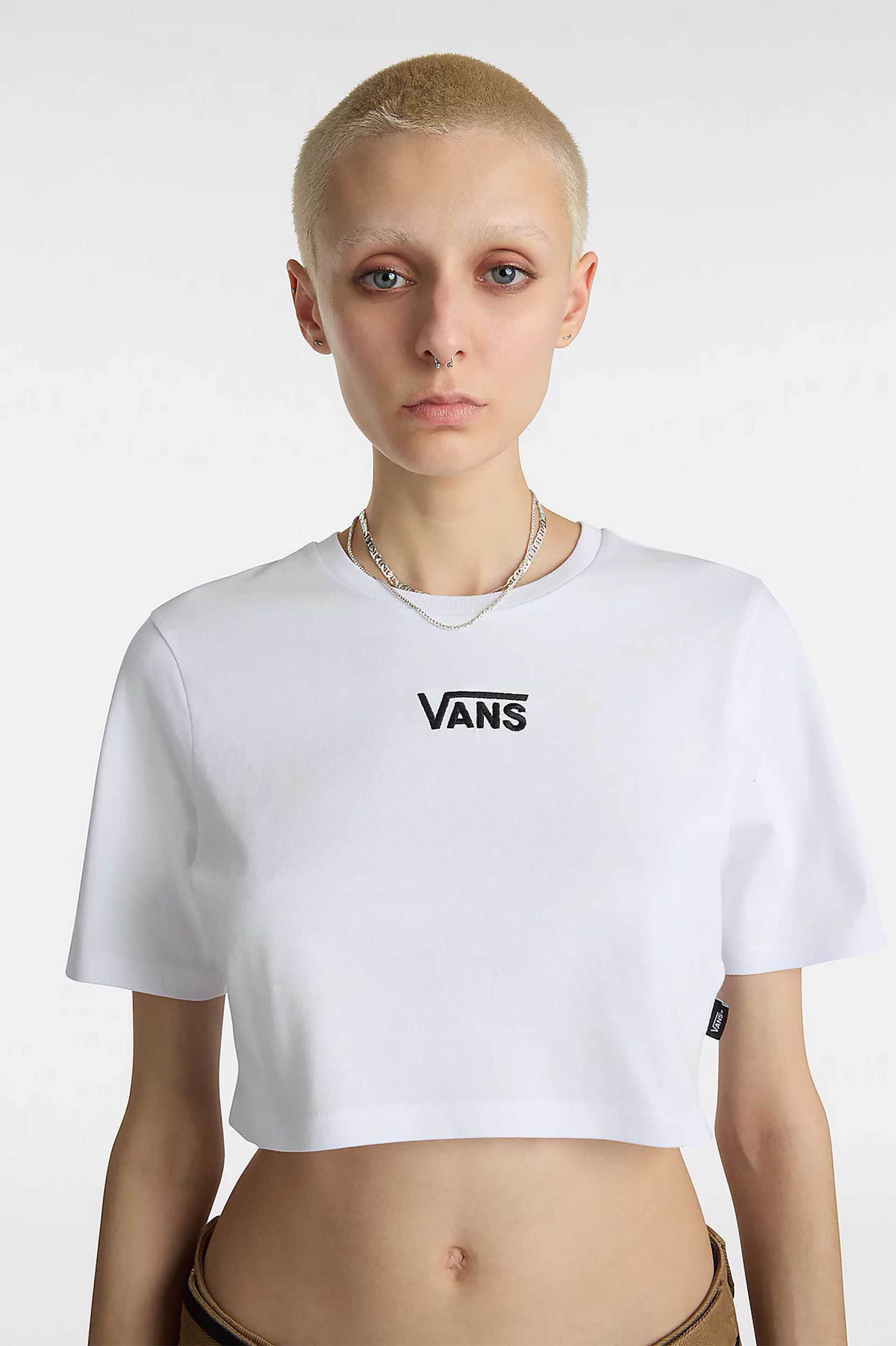 Γυναικεία Ρούχα & Αξεσουάρ > Γυναικεία Ρούχα > Γυναικεία Τοπ > Γυναικεία T-Shirts Vans γυναικείο cropped T-shirt βαμβακερό μονόχρωμο με κεντημένο λογότυπο "Flying V Crew Crop II" - VN000GFFWHT1 Λευκό