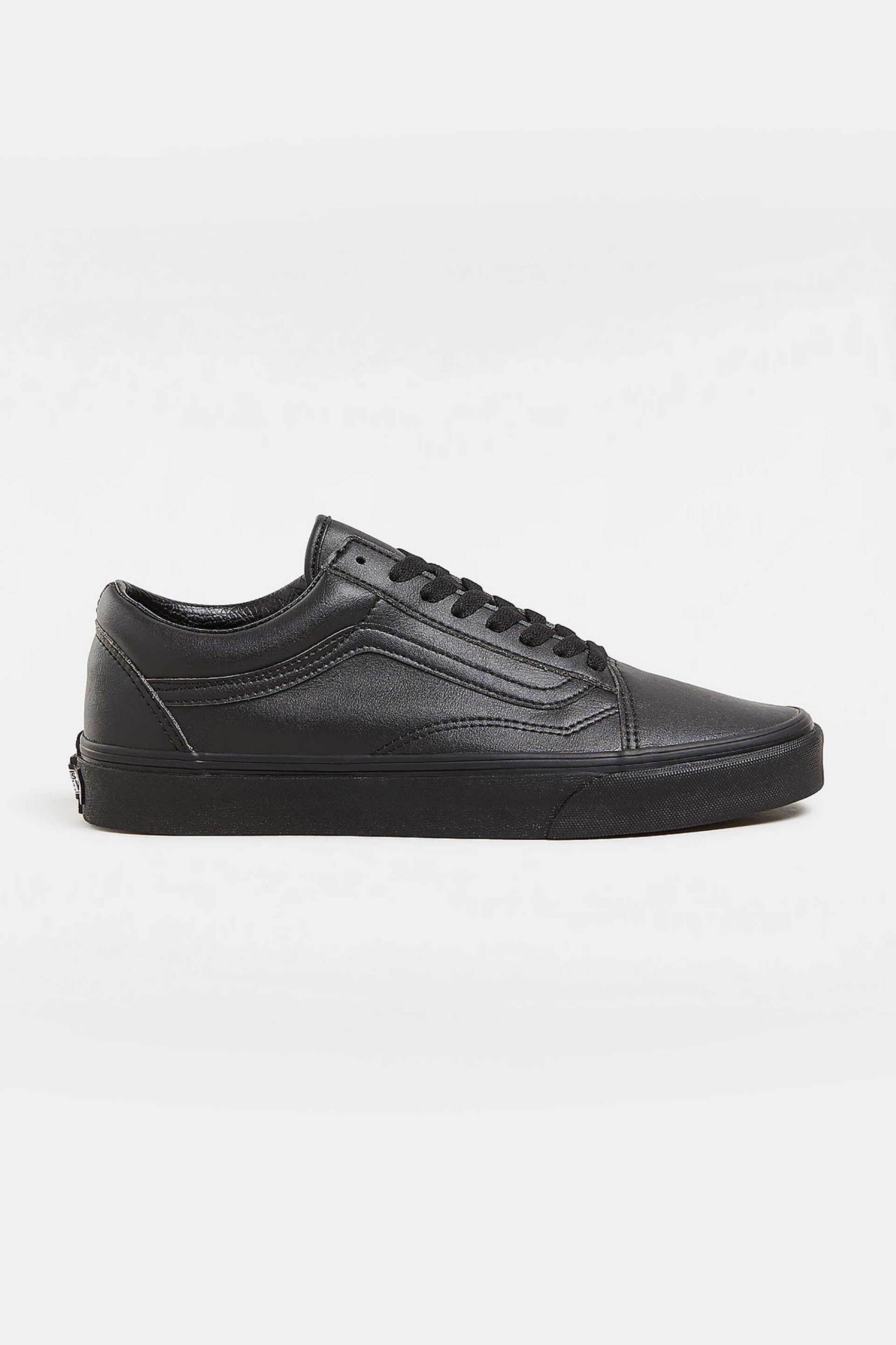 Ανδρική Μόδα > Ανδρικά Παπούτσια > Ανδρικά Sneakers Vans unisex δερμάτινα sneakers μονόχρωμα με trademark tone-on-tone ρίγα στο πλάι "Old Skool Classic Tumble" - VN0A38G1PXP1 Μαύρο