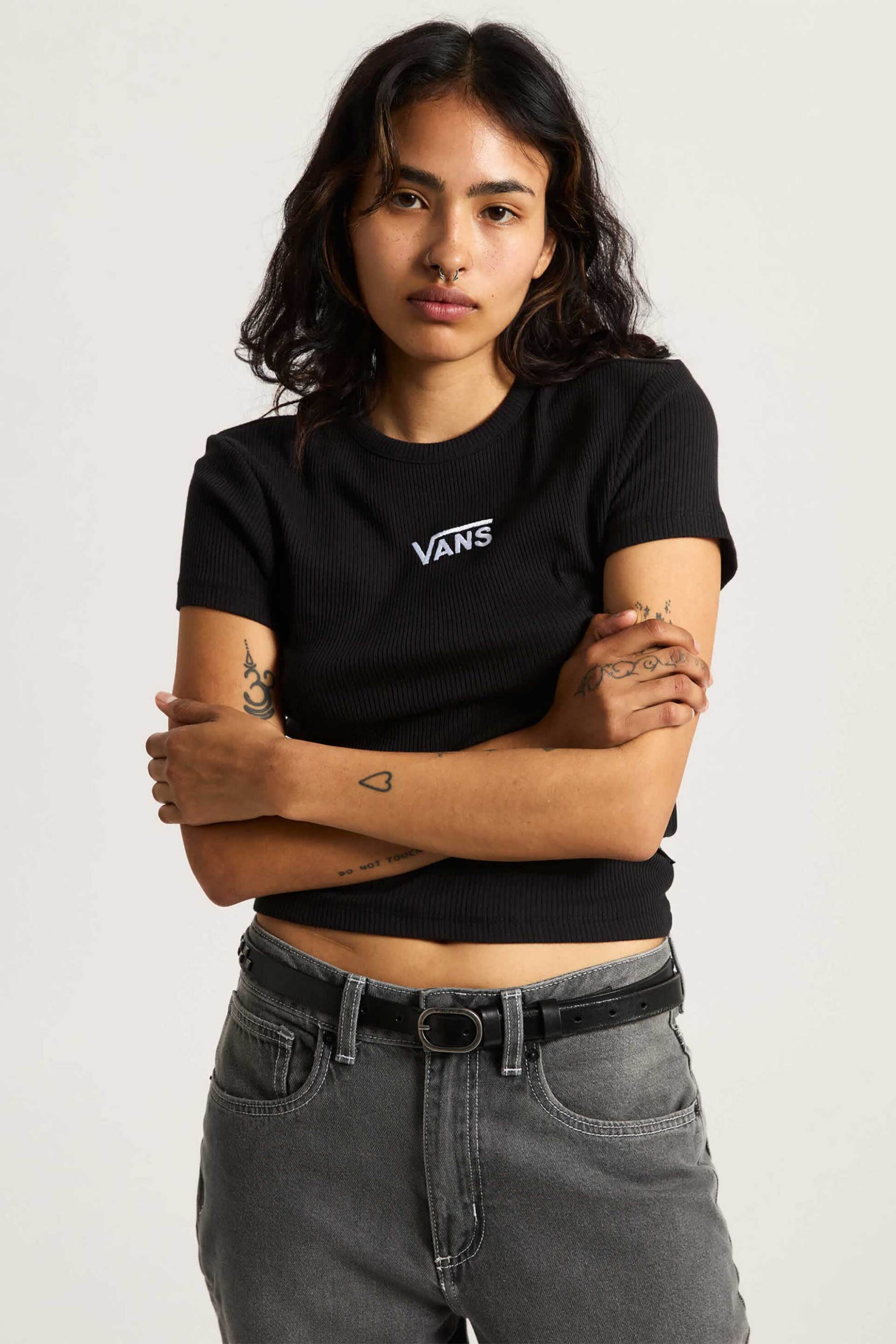Vans Vans γυναικείο T-shirt ribbed με κεντημένο λογότυπο Slim Fit 