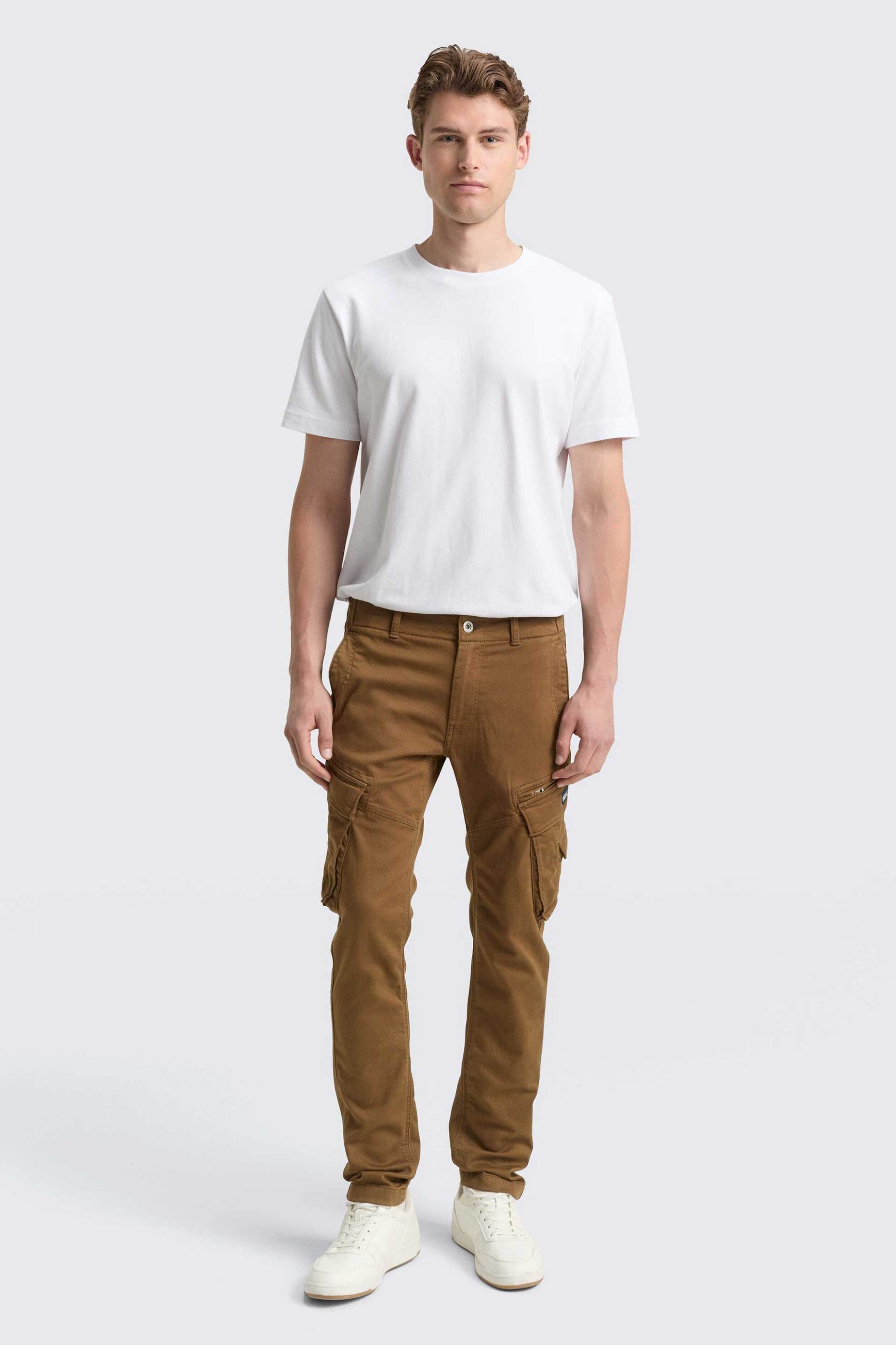 Ανδρικά παντελόνια cargo σε καφε