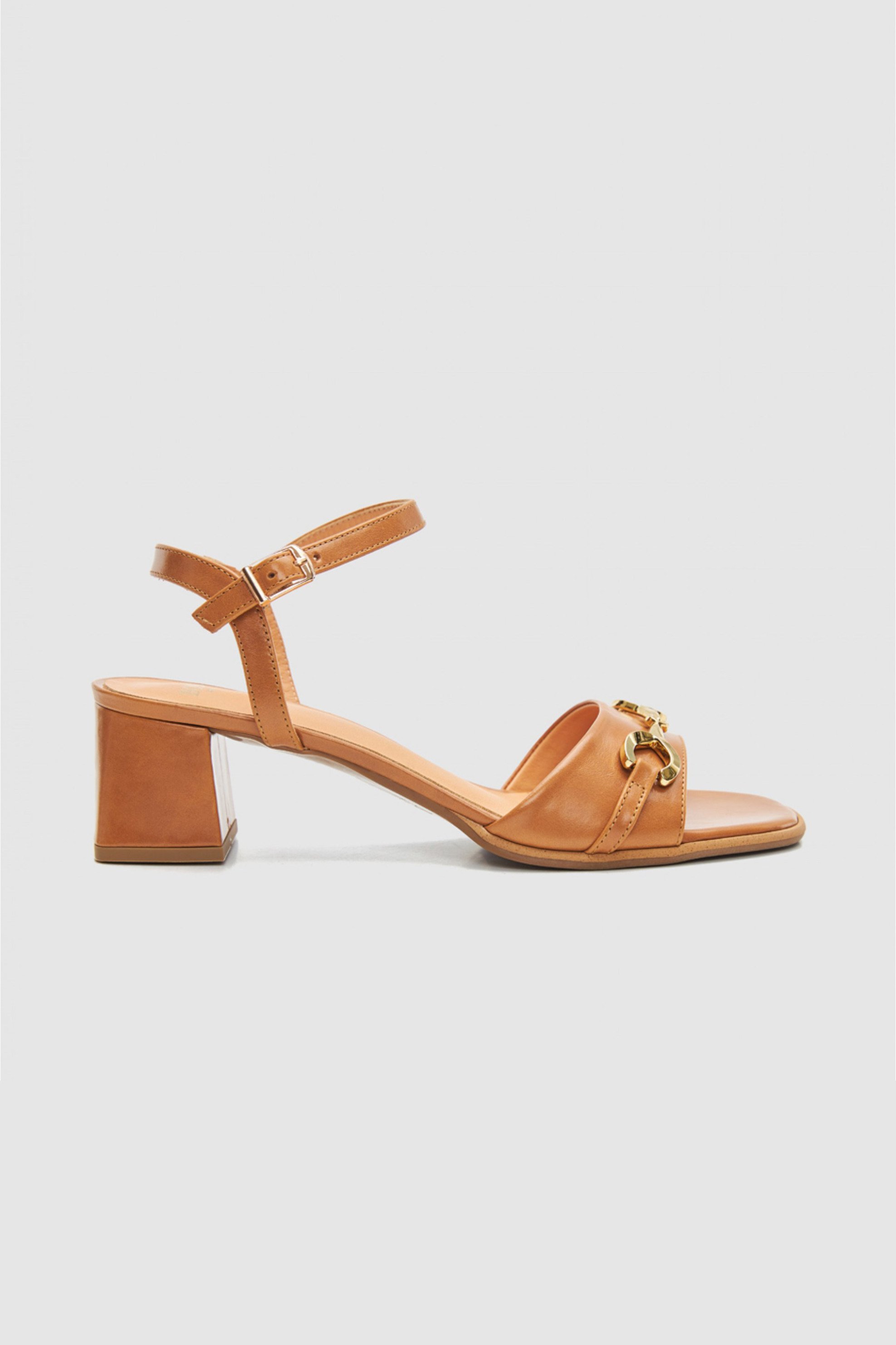  Boss Shoes γυναικεία δερμάτινα πέδιλα με μεταλλική λεπτομέρεια - BW19022 Καφέ Ανοιχτό 2025