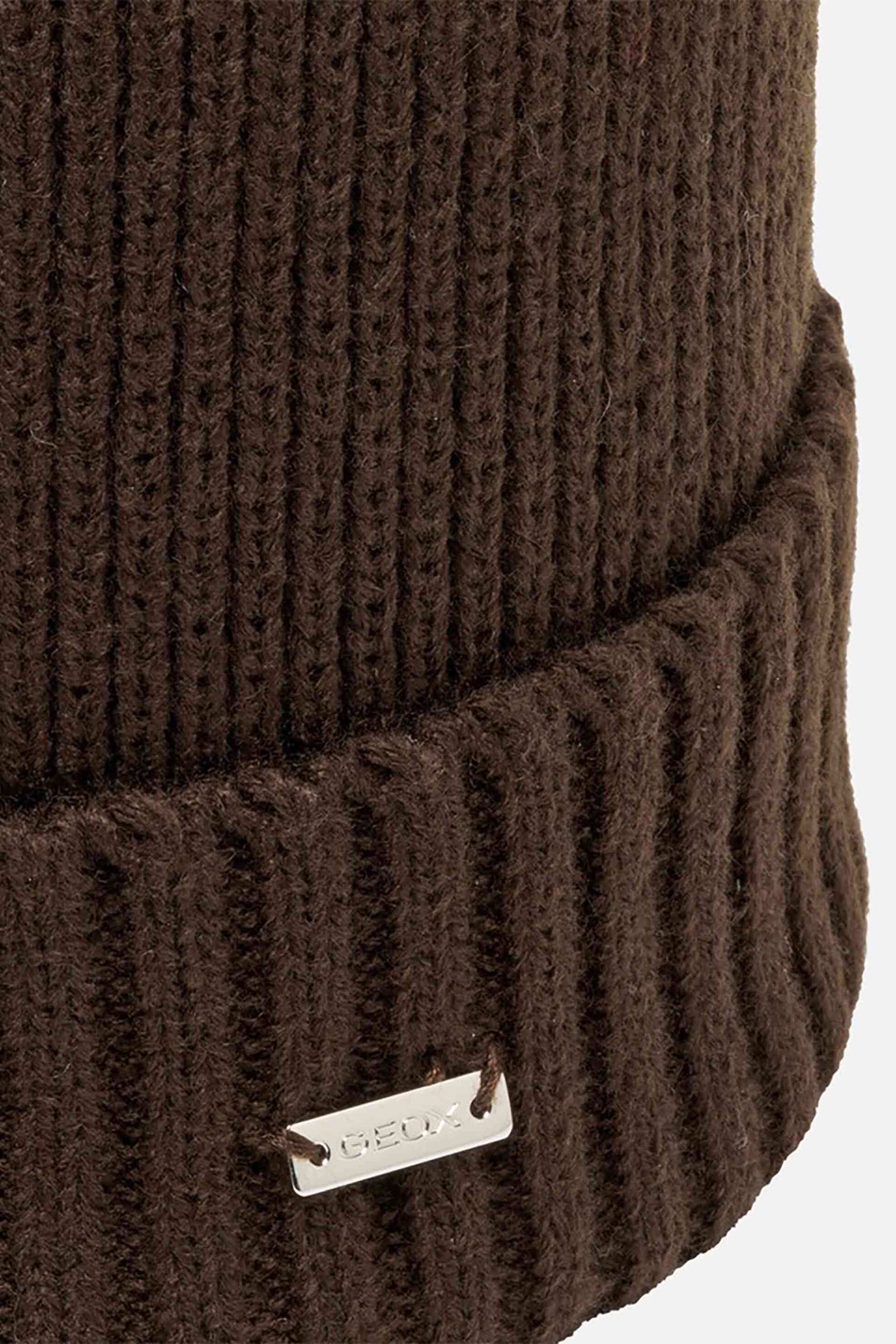 Geox γυναικείος πλεκτός σκούφος ribbed με μεταλλικό λογότυπο 