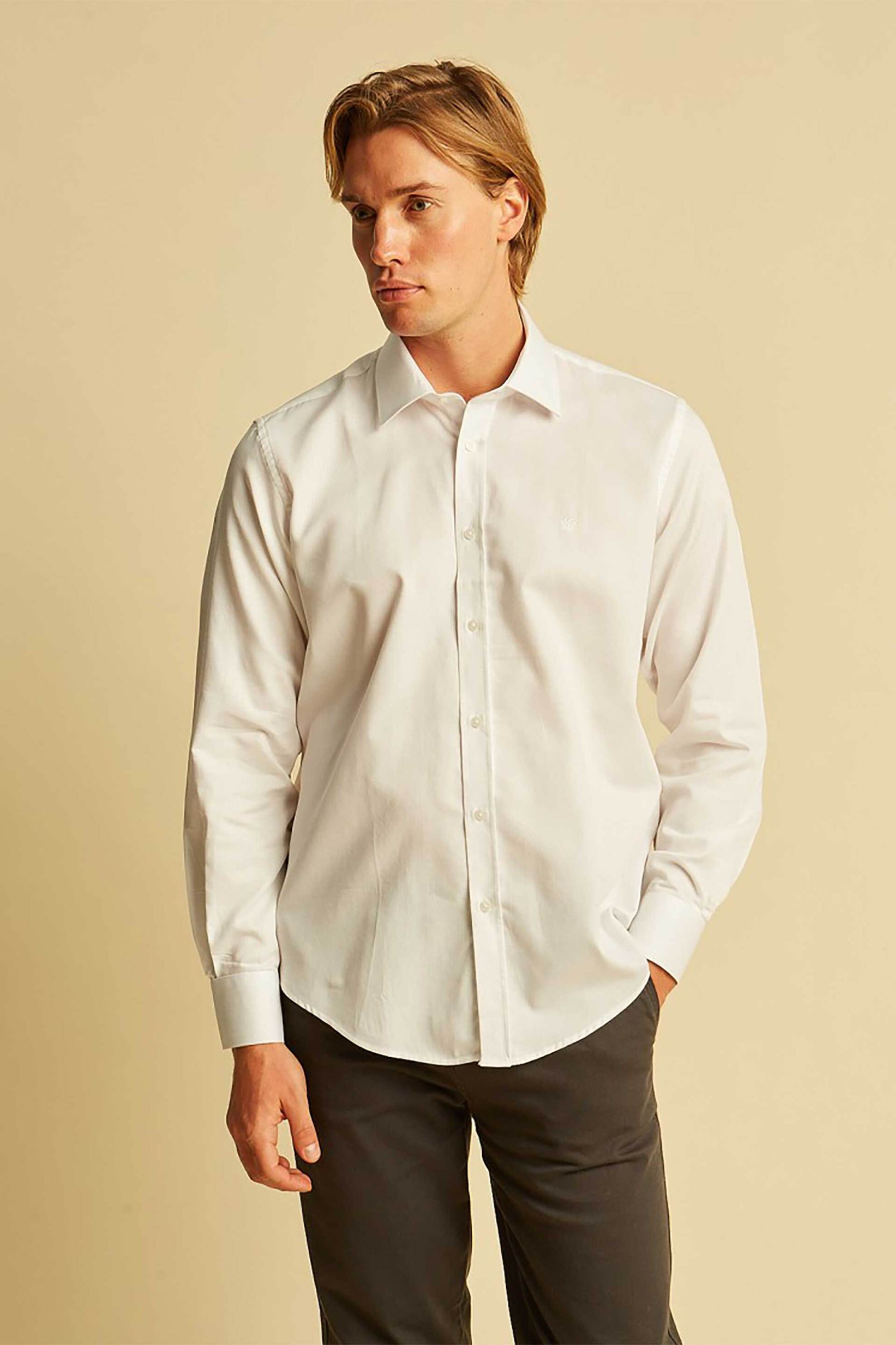 Ανδρικά ρούχα και beachwear dors σε λευκο