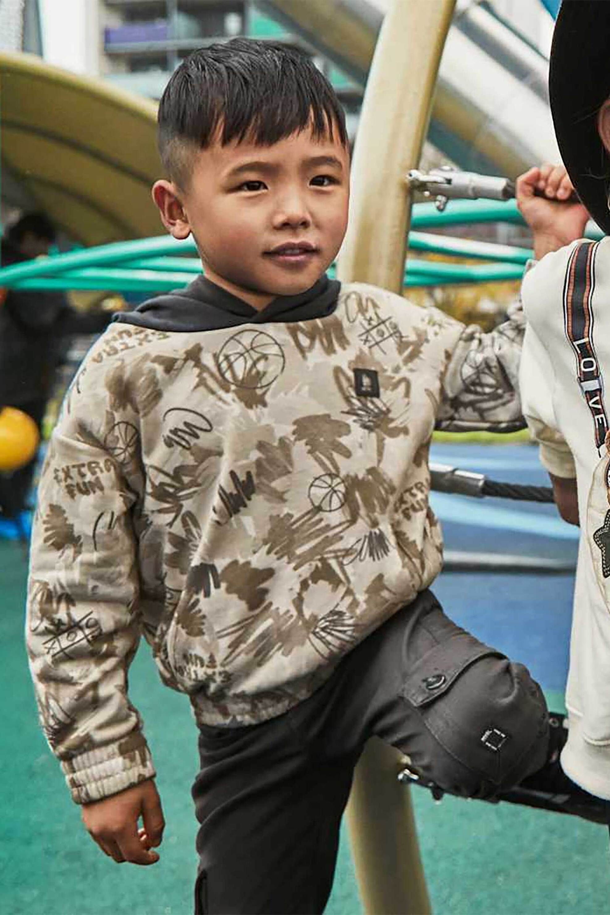 Mayoral παιδική μπλούζα φούτερ με all-over print - 4403-W26 Μπεζ