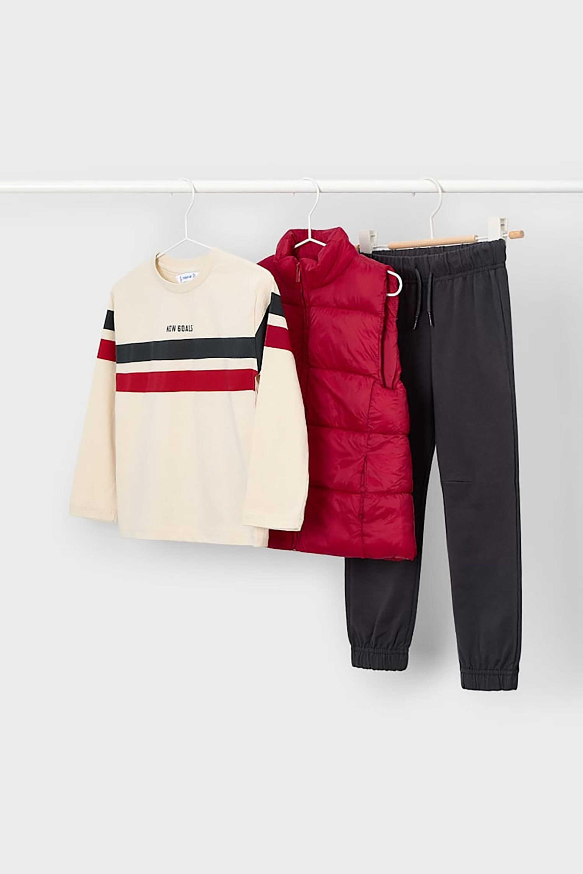 Παιδικά ρούχα mayoral σε κοκκινο