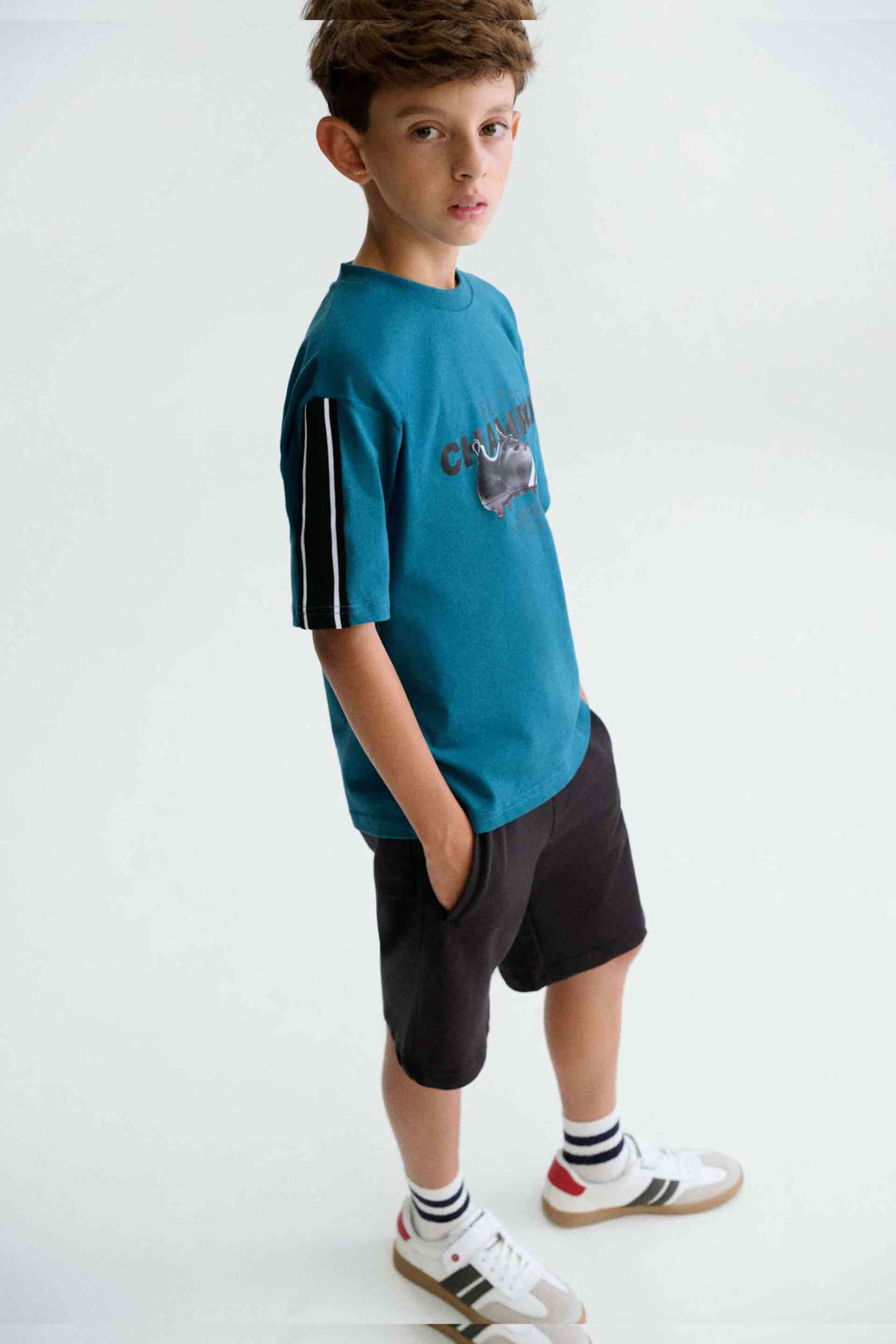 Mayoral παιδικό σετ μπλούζα και βερμούδα (2 τεμάχια) - 6687-S26 Πετρόλ