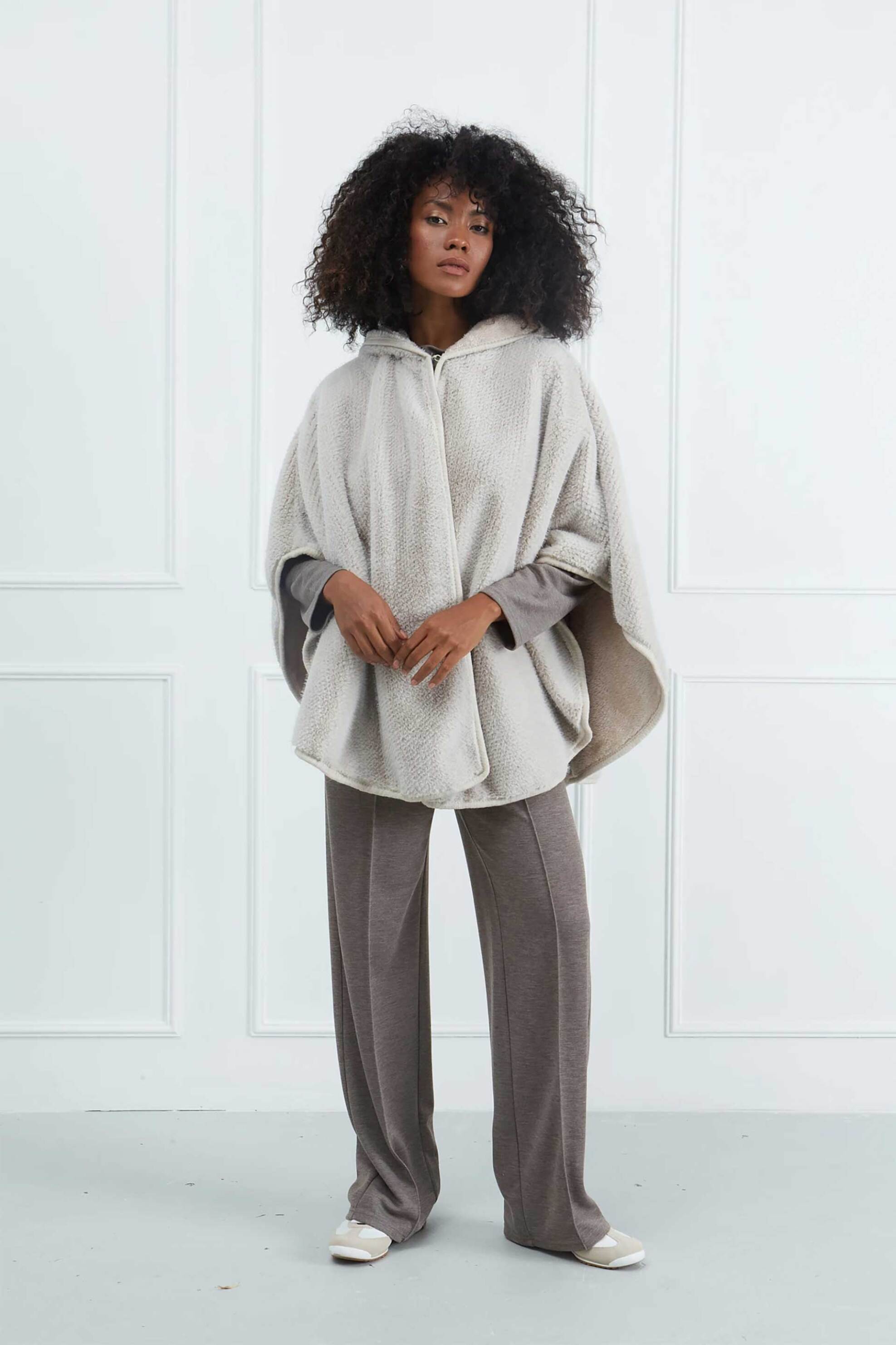 SARAH LAWRENCE JEANS Sarah Lawrence γυναικεία γούνινη κάπα με κουκούλα - 261-1504 Μπεζ