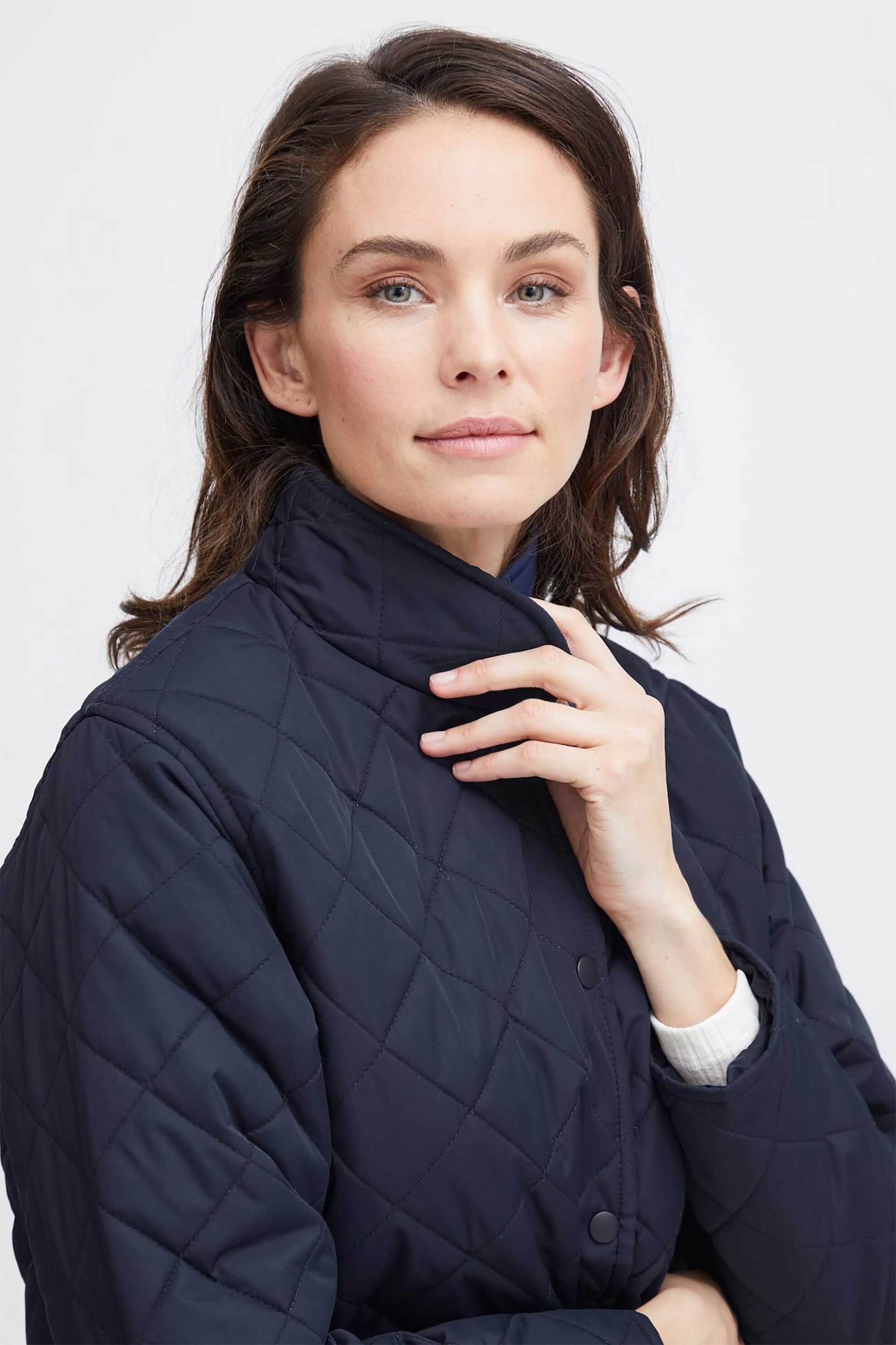Fransa γυναικείο jacket με καπιτονέ σχέδιο και ψηλό λαιμό Relaxed Fit - 20613230 Μπλε Σκούρο φωτογραφία