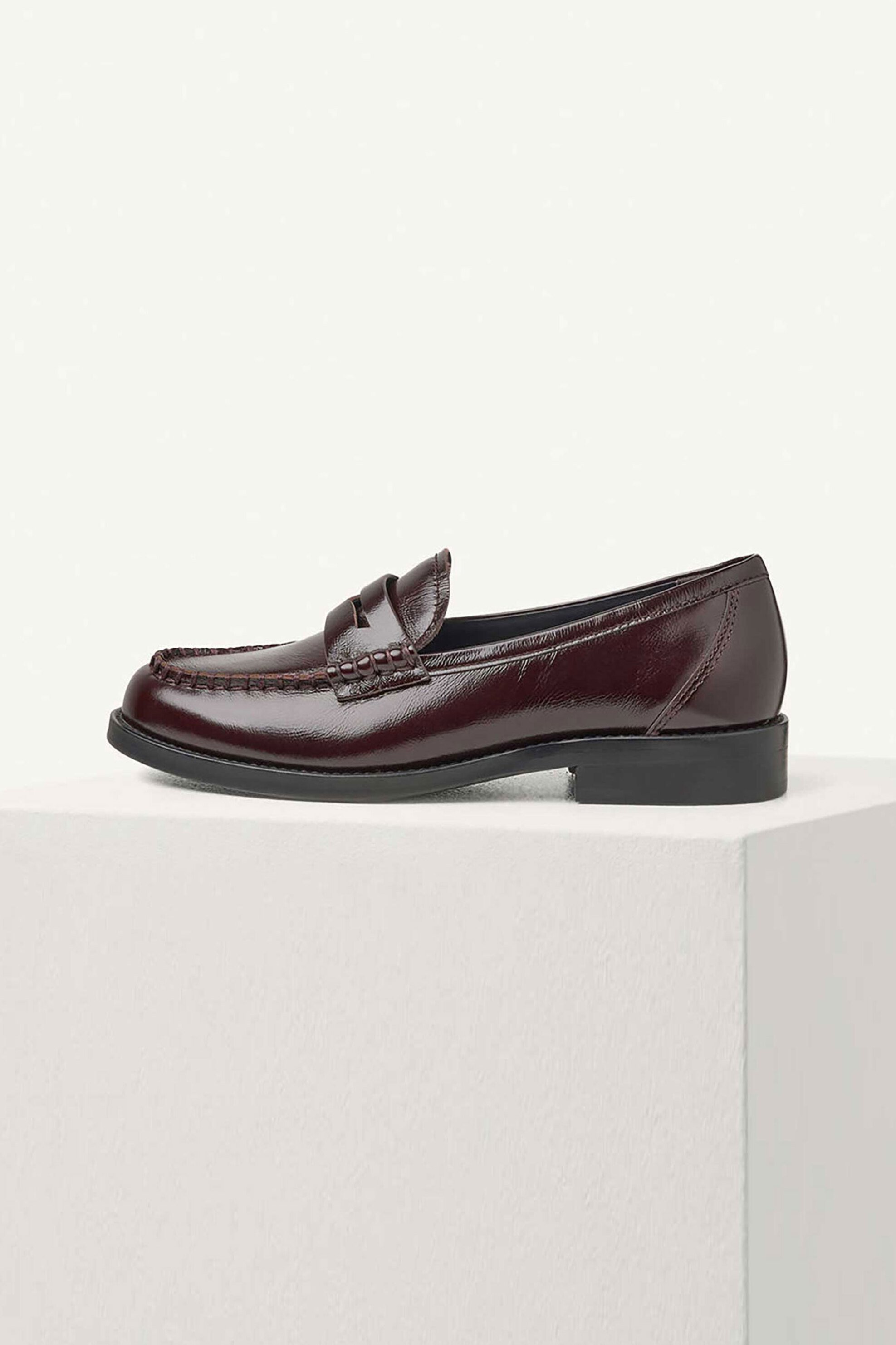 TAMARIS Tamaris γυναικεία loafers με χρυσή αγκράφα - 1-24326-43 Καφέ