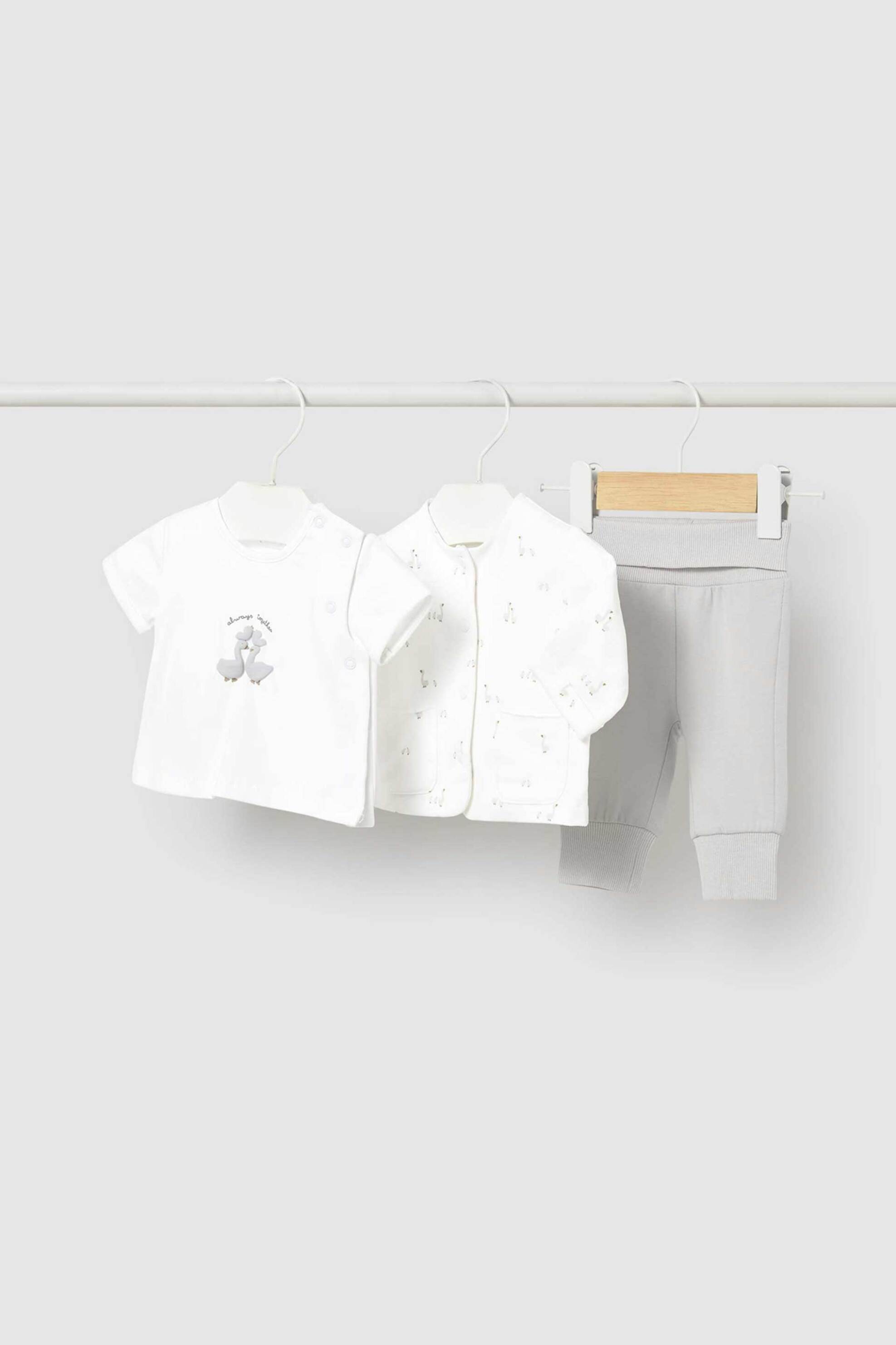 Mayoral βρεφικό σετ ζακετάκι με T-shirt και φόρμα (3 τεμάχια) - 1894-S26 Γκρι