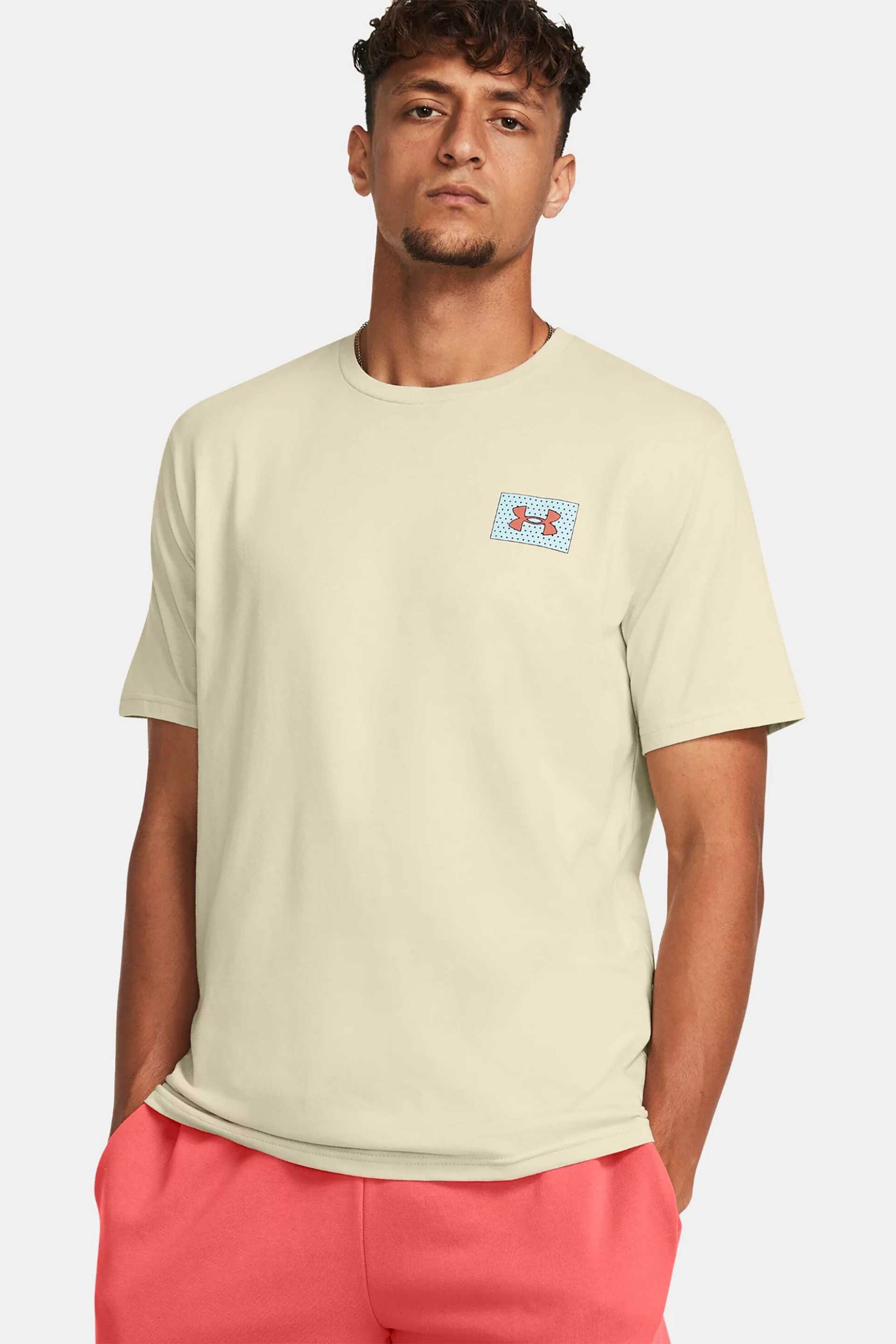 Ανδρική Μόδα > Ανδρικά Αθλητικά > Ανδρικά Αθλητικά Ρούχα > Αθλητικές Μπλούζες > Ανδρικά Αθλητικά T-Shirts Under Armour ανδρικό T-shirt με graphic logo print στο πίσω μέρος Loose Fit - 1382828 Εκρού