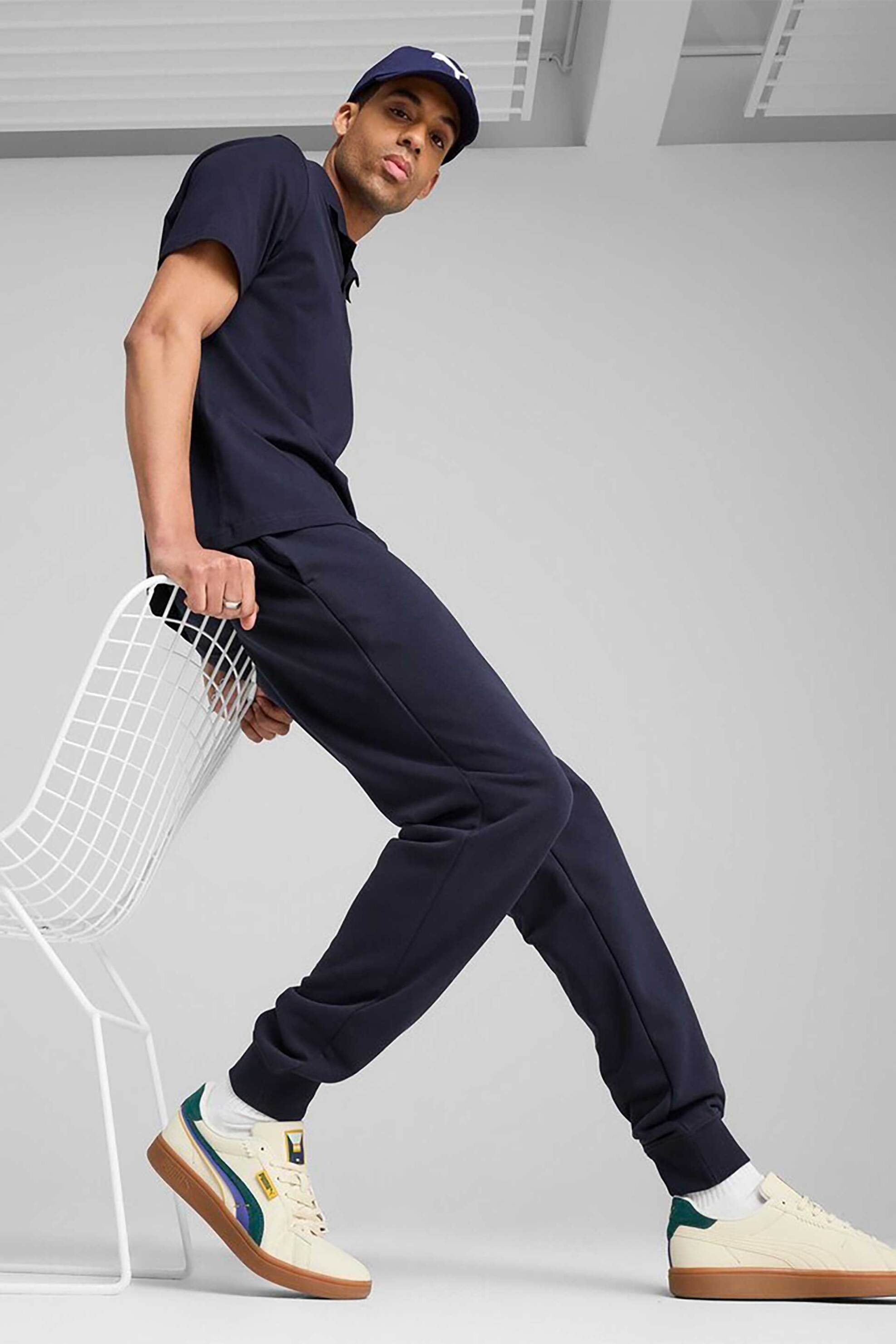 Puma ανδρικό παντελόνι φόρμας με λογότυπο και λάστιχο στο κάτω μέρος "Essential No.1" - 682608 Μπλε Σκούρο