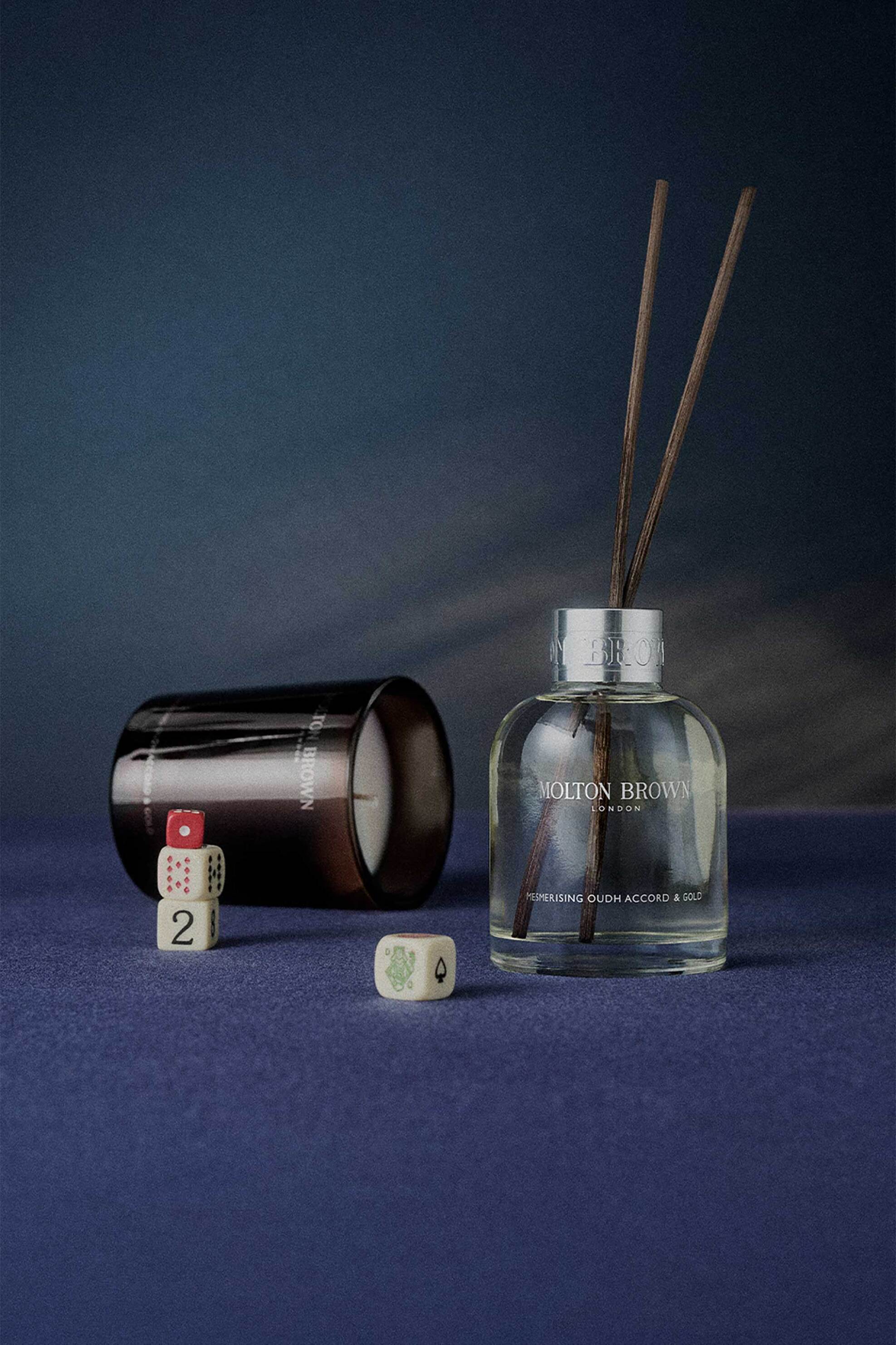 Molton Brown Mesmerising Oudh Accord & Gold Aroma Reeds 150 ml - 5111292 φωτογραφία