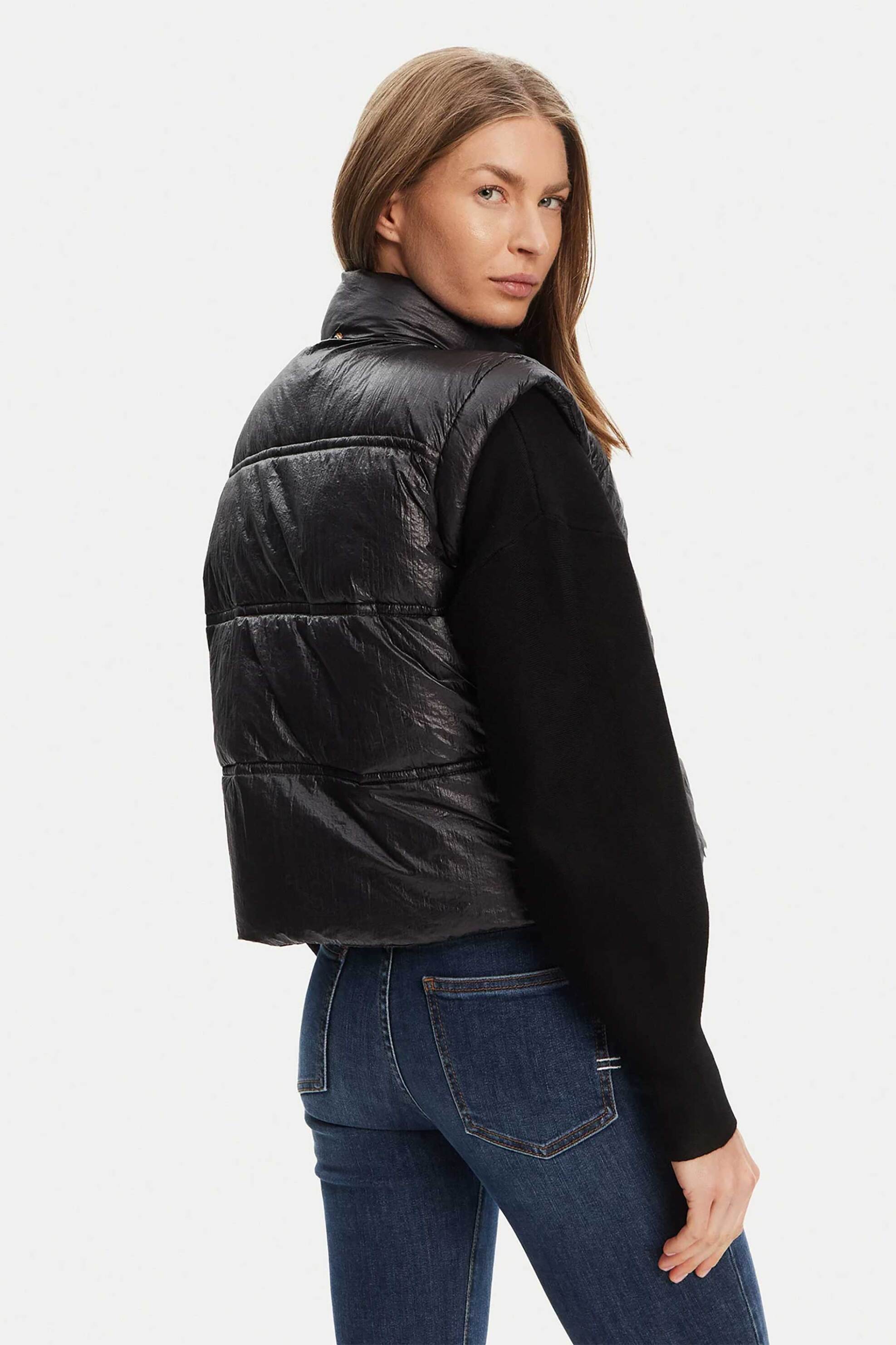 Guess γυναικείο αμάνικο μπουφάν καπιτονέ με ψηλό λαιμό και λογότυπο "Ernestine" - W5YL11WHDO2 Μαύρο φωτογραφία