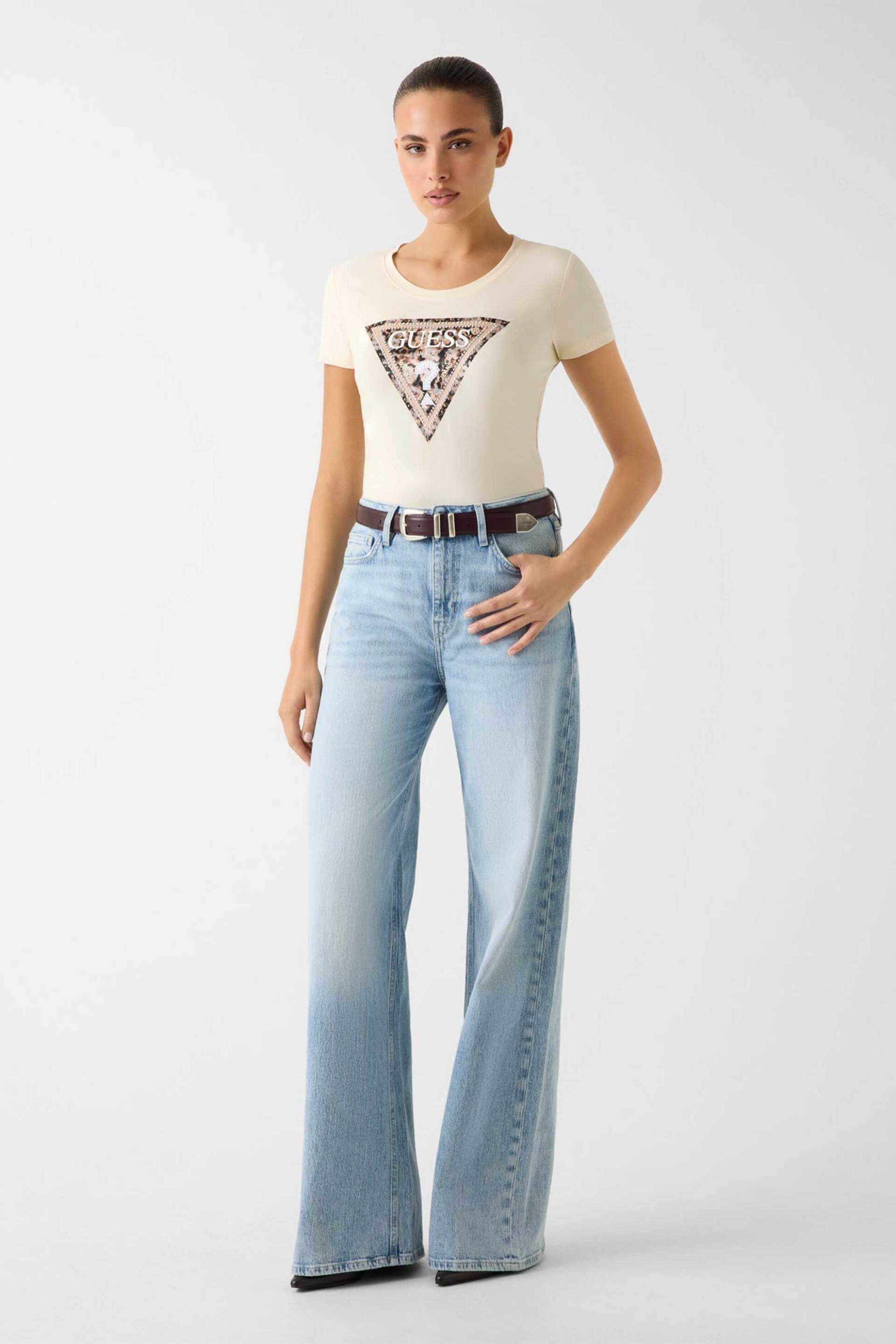 Guess γυναικείο T-shirt με ανάγλυφο λογότυπο με στρας Slim Fit - W6RI32J1314 Μπεζ φωτογραφία