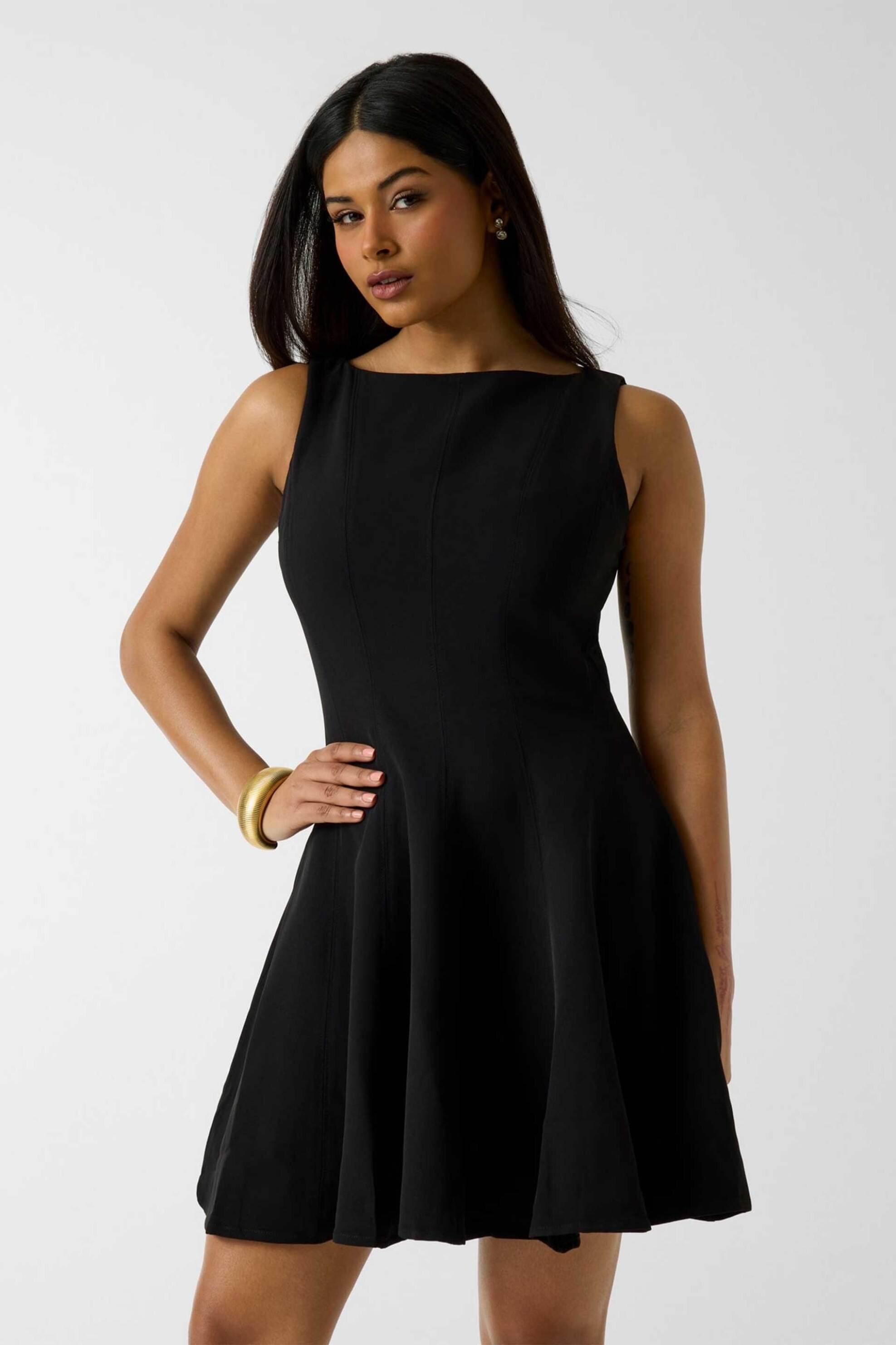 Guess γυναικείο mini αμάνικο φόρεμα Regular Fit 