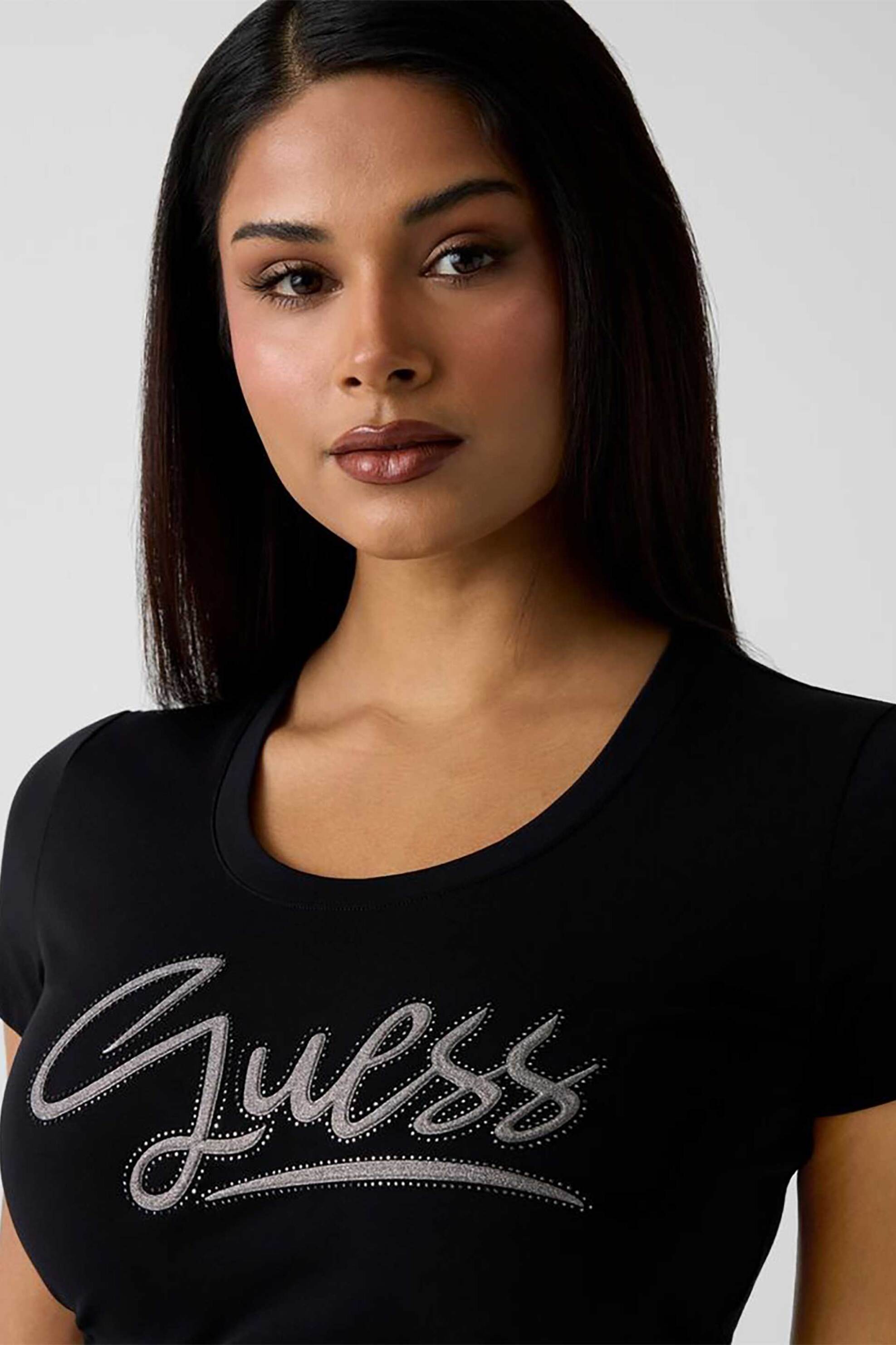 Guess γυναικείο T-shirt και ανάγλυφο λογότυπο με στρας Regular Fit - W6RI24J1314 Μαύρο
