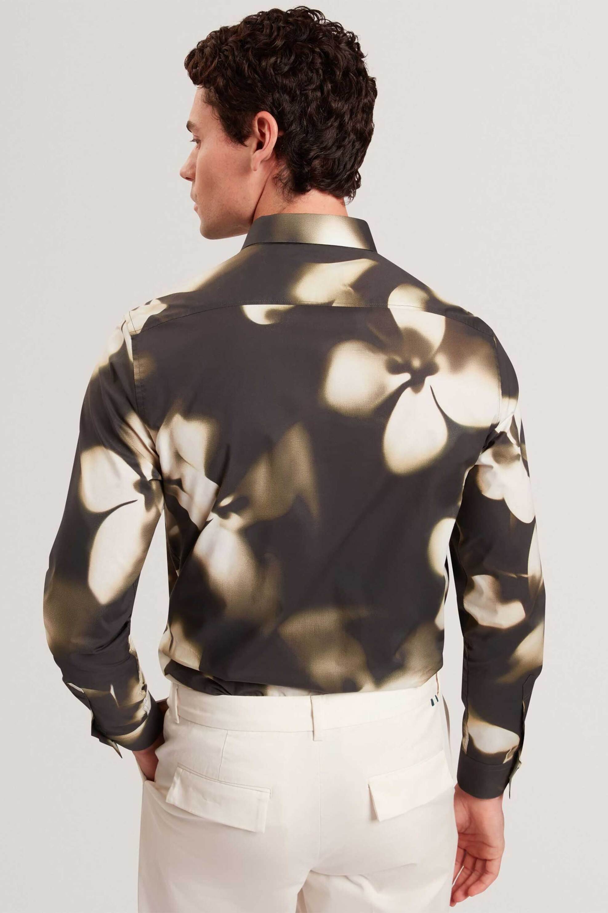Ted Baker Ανδρικό Πουκάμισο με Photographic Floral Print Regular Fit Wrenin - 282370 Μαύρο