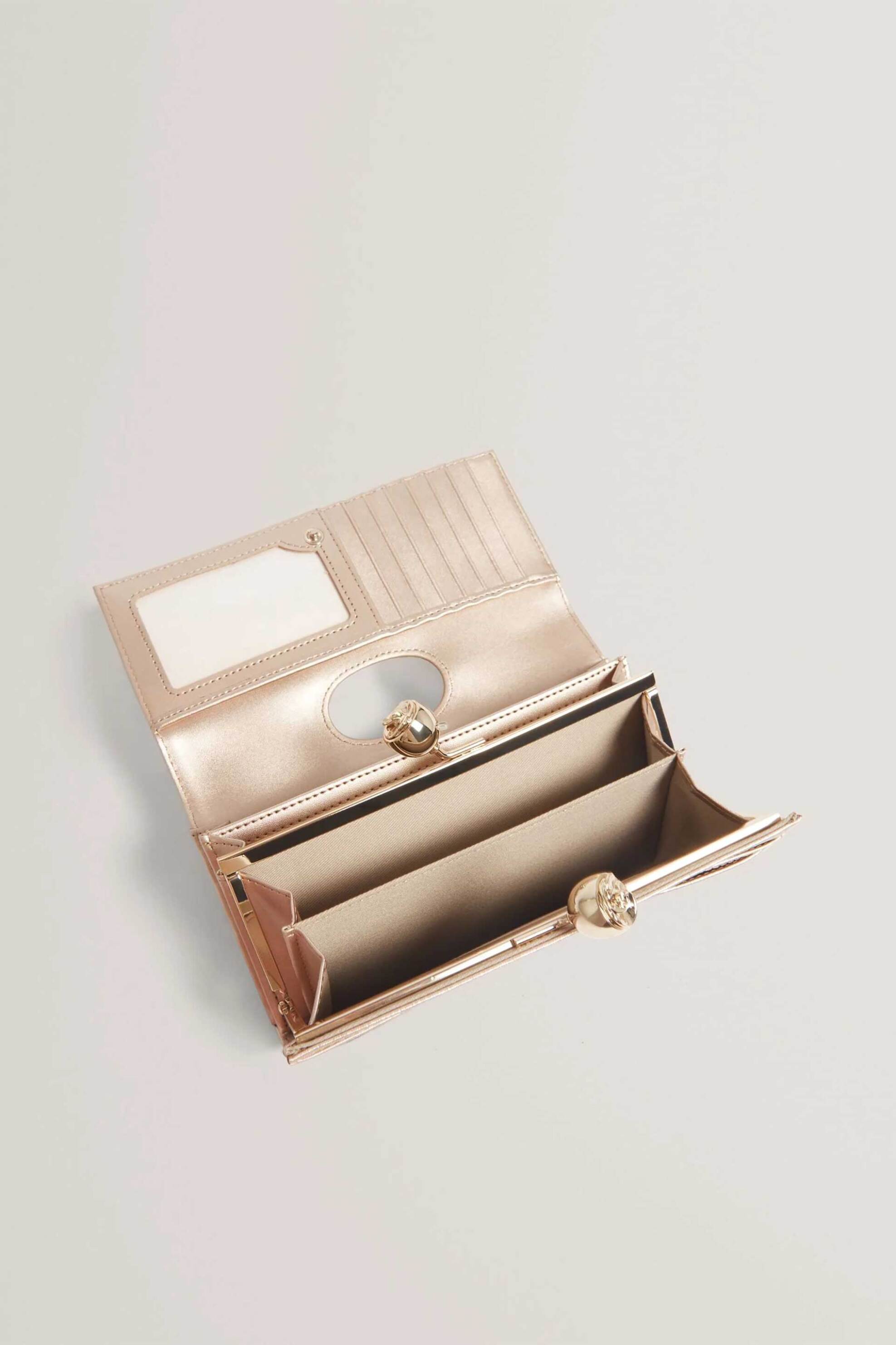 TED BAKER Ted Baker γυναικείο πορτοφόλι με μεταλλικό κούμπωμα "Roosali" - 284940 Χρυσό - 3