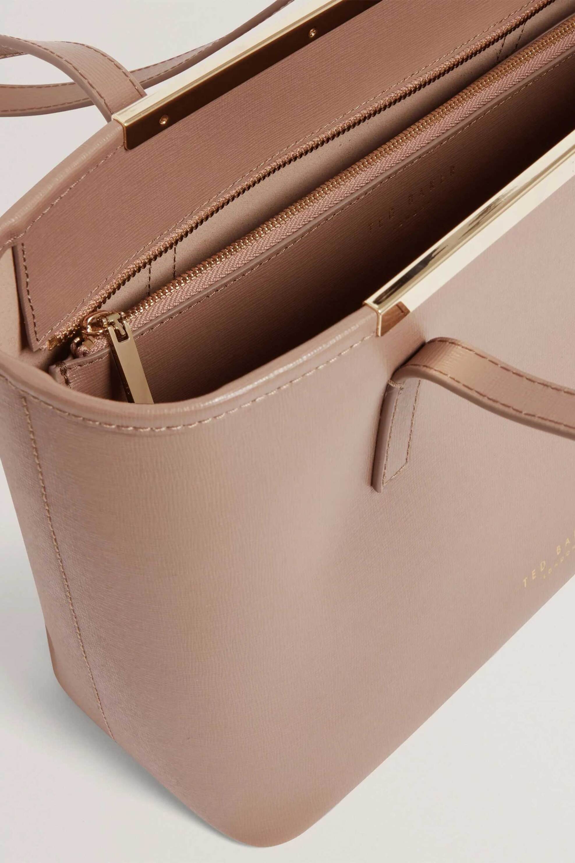 TED BAKER Ted Baker γυναικεία τσάντα ώμου με μεταλλικό λογότυπο ''Hayleyz'' - 285702 Μπεζ - 3