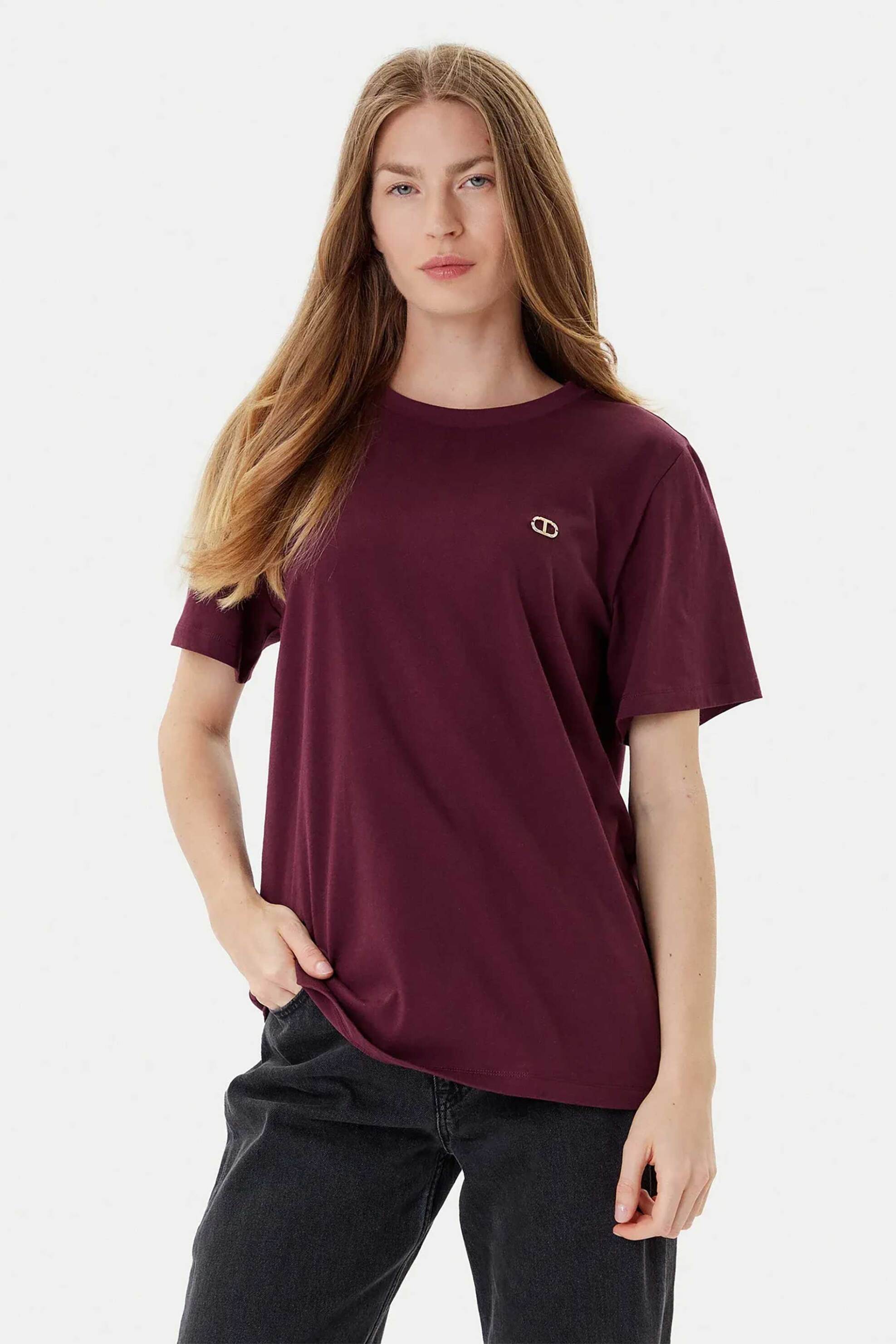 Twinset γυναικείο T-shirt με μεταλλικό λογότυπο στο στήθος - 252TP2057 Μπορντό