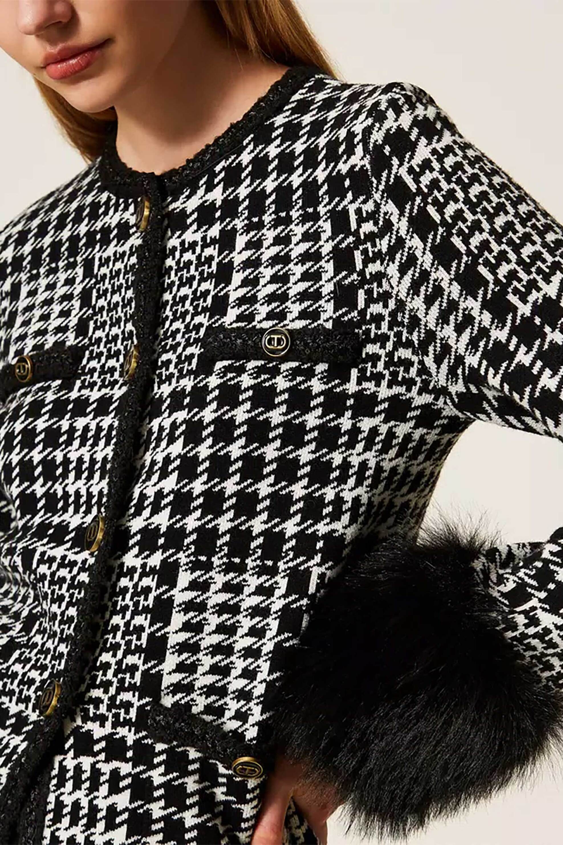 Twinset γυναικείο σακάκι με pied-de-coq pattern και μανίκια με αφαιρούμενη faux γούνα Loose Fit - 252TT3040 Ασπρόμαυρο φωτογραφία