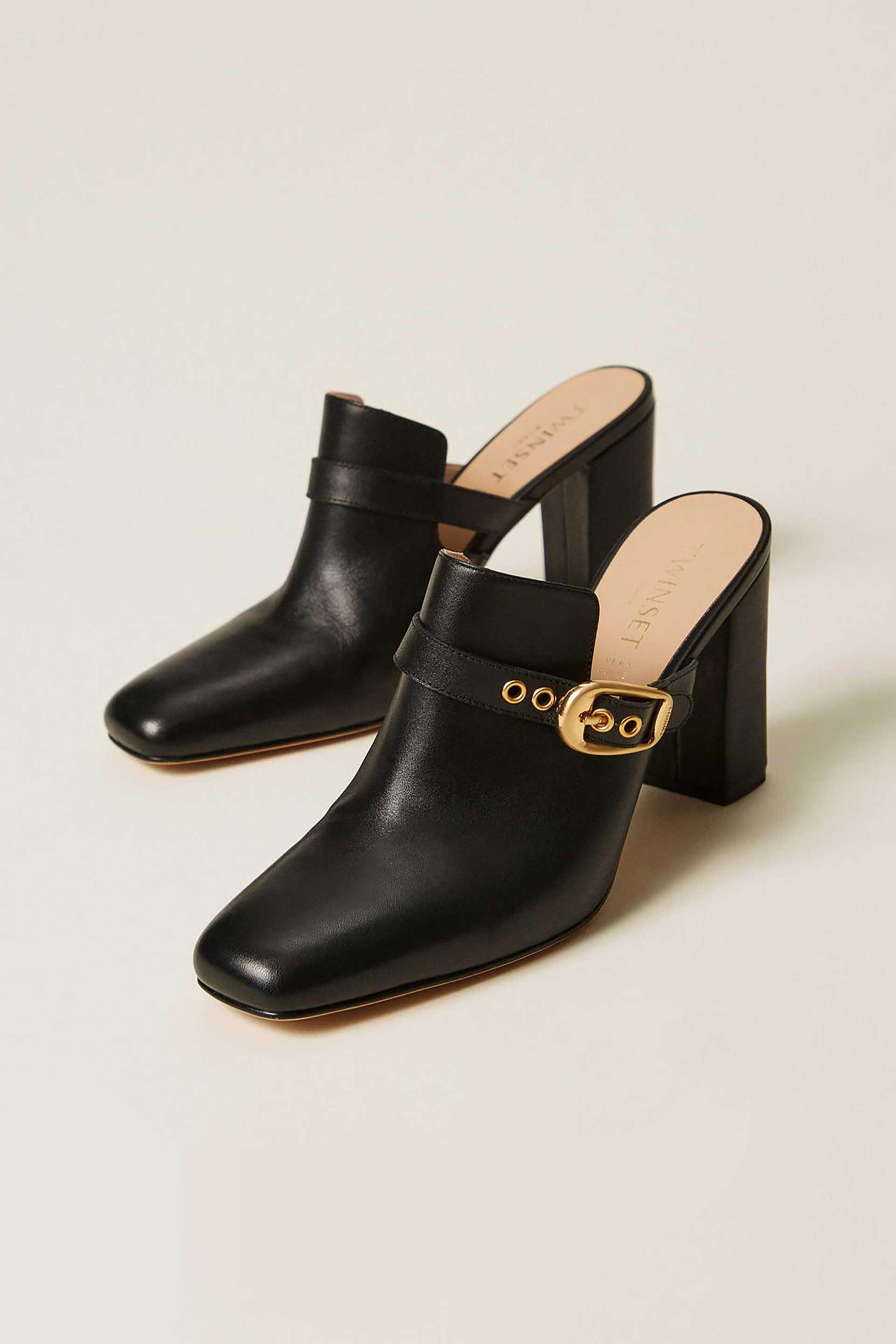 Twinset γυναικεία δερμάτινα mules με χρυσή αγκράφα - 261TCP090 Μαύρο φωτογραφία