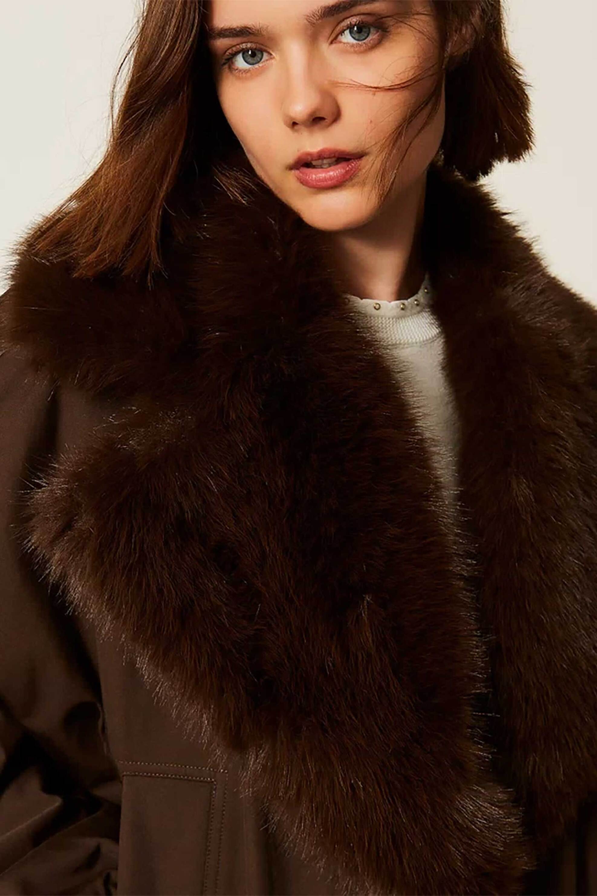 TWINSET Twinset γυναικείο jacket με καπαρτινέ ύφασμα και faux fur γιακά - 262TP2181 Καφέ - 3