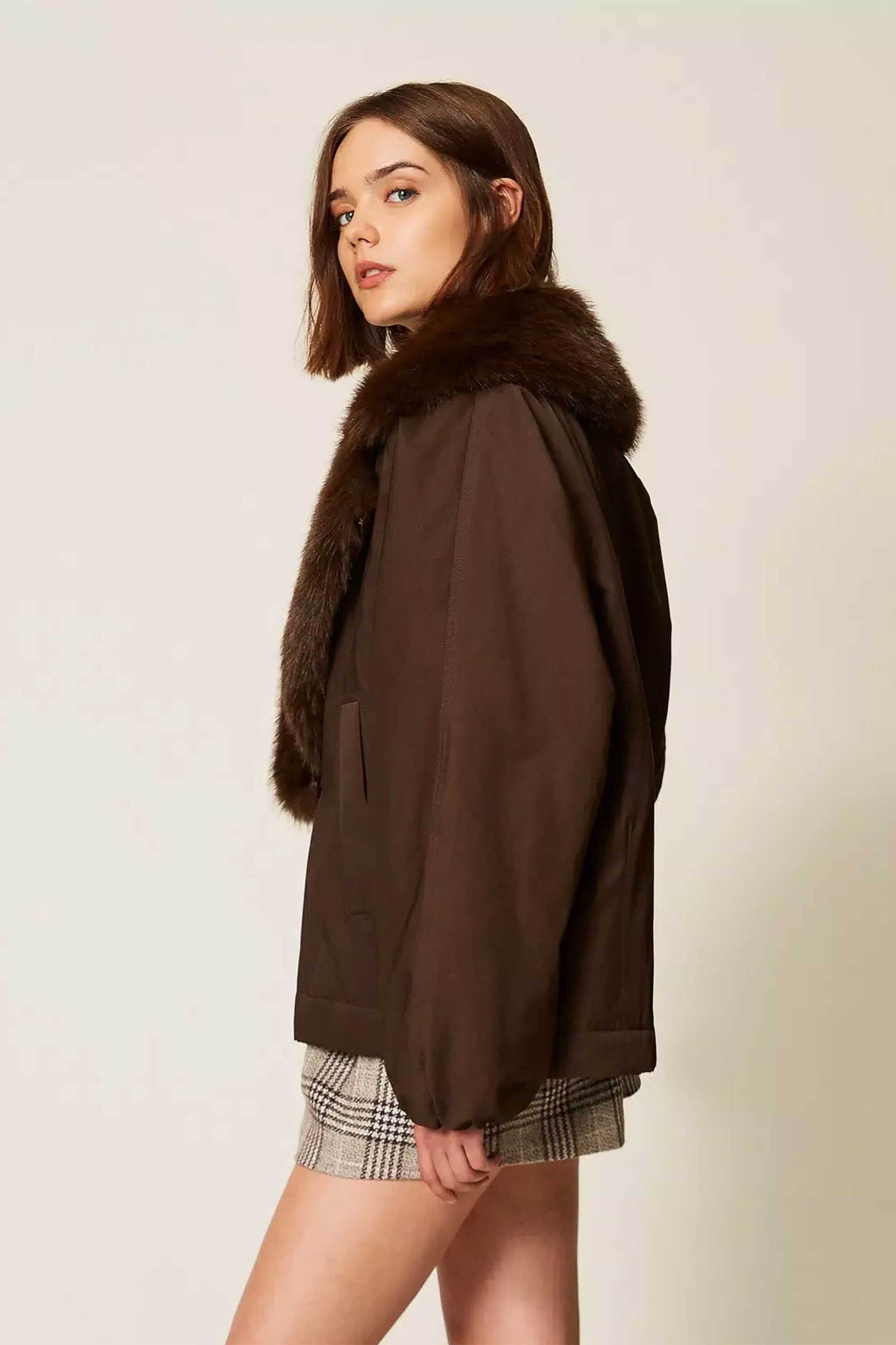 TWINSET Twinset γυναικείο jacket με καπαρτινέ ύφασμα και faux fur γιακά - 262TP2181 Καφέ - 4