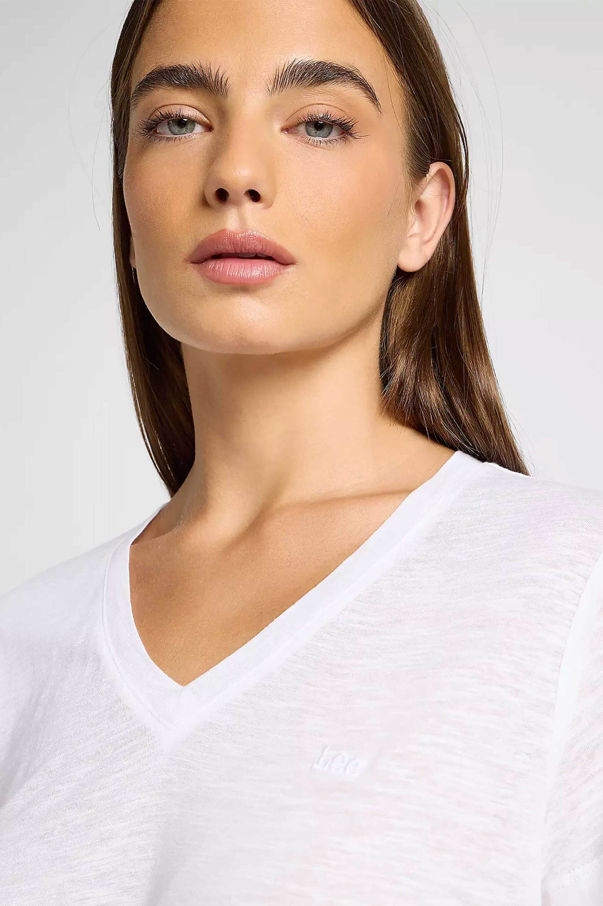 LEE Lee® γυναικείο T-shirt με V και κεντημένο ton-sur-ton λογότυπο Regular Fit - 112360426 Λευκό - 2