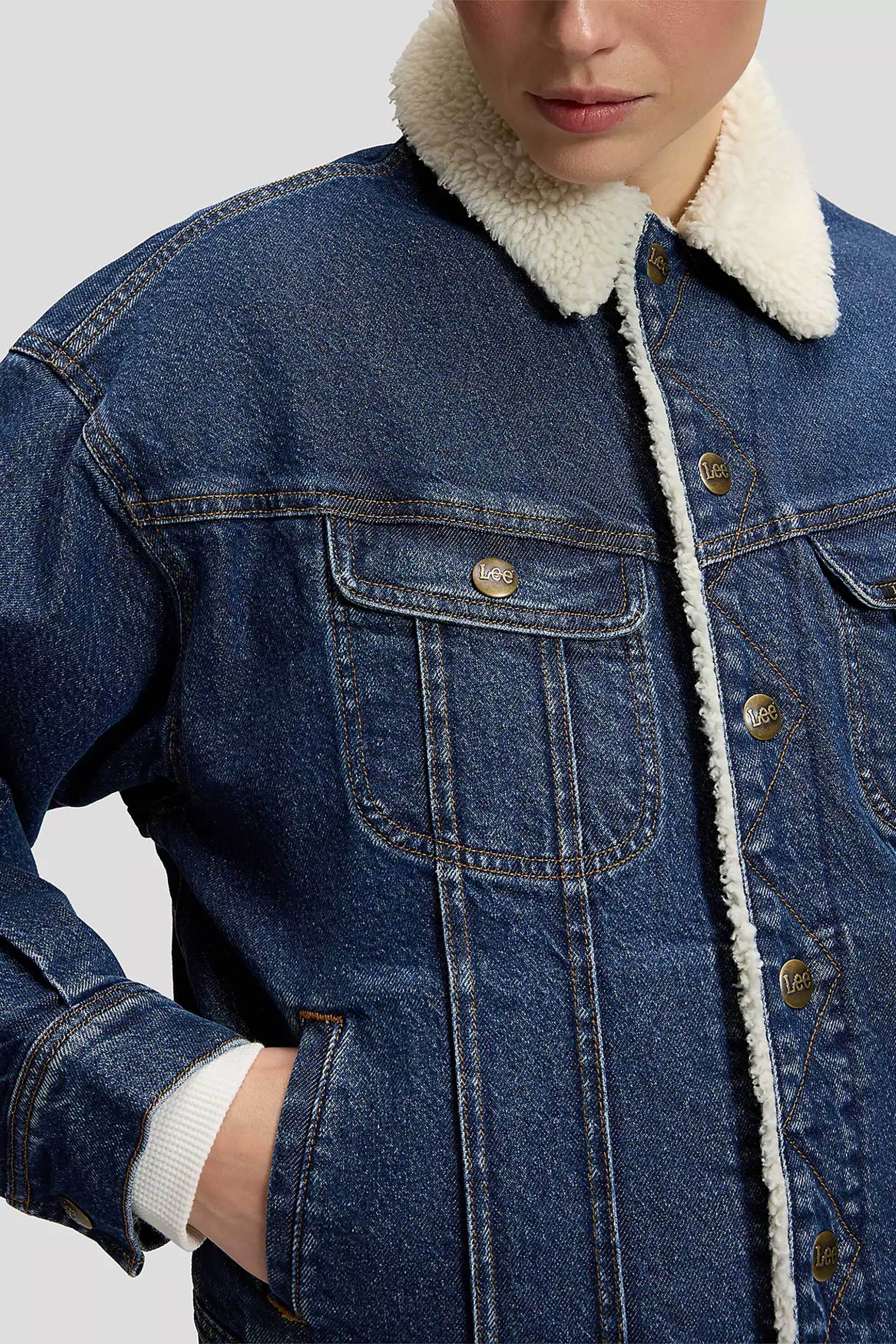 Lee® γυναικείο denim jacket με μπουκλέ γιακά Relaxed Fit 