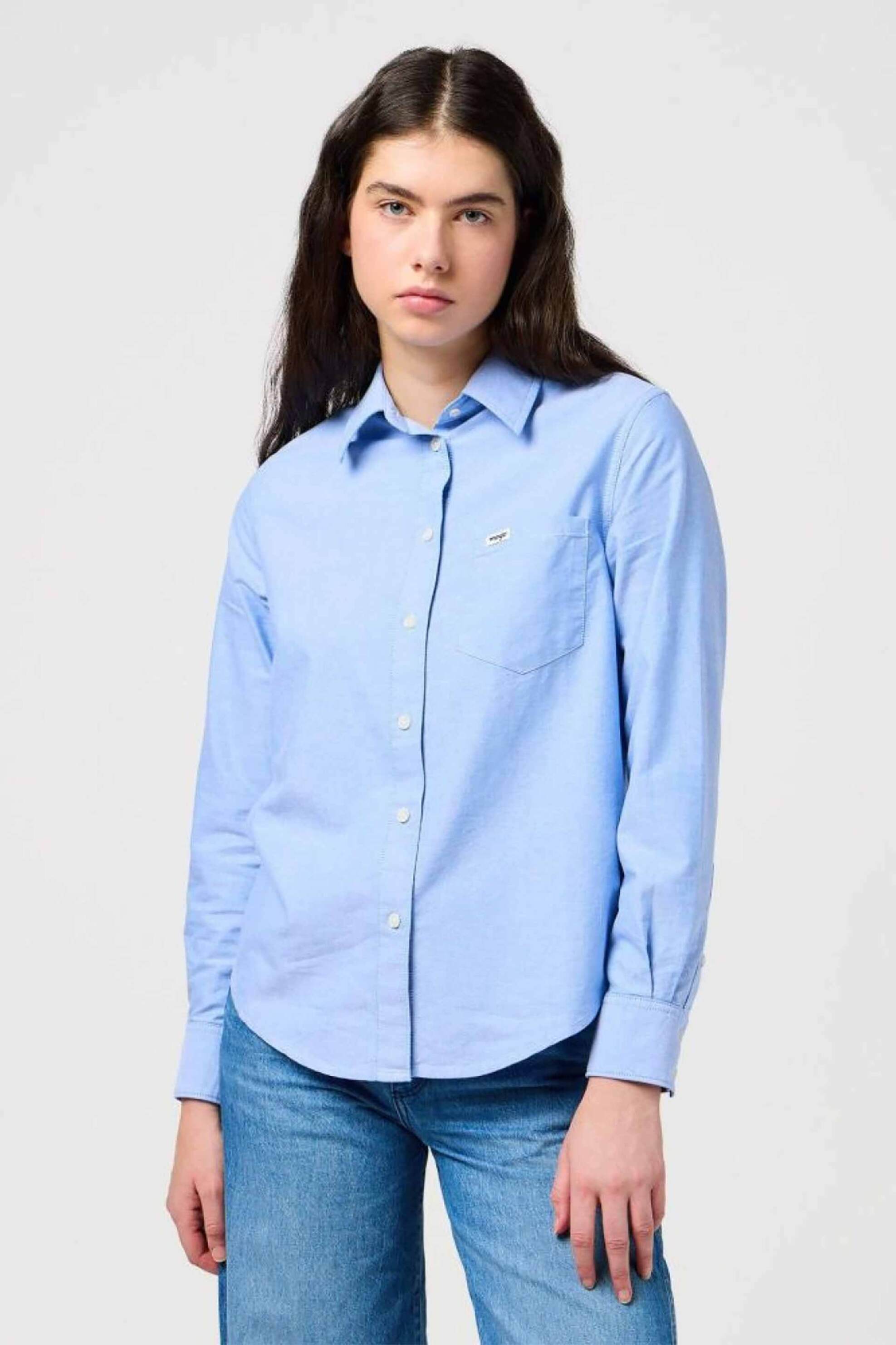 Γυναικεία Ρούχα & Αξεσουάρ > Γυναικεία Ρούχα > Γυναικεία Πουκάμισα > Γυναικεία Πουκάμισα Casual Wrangler® γυναικείο πουκάμισο με τσέπη και λογότυπο Regular Fit - 112350324 Μπλε Ανοιχτό