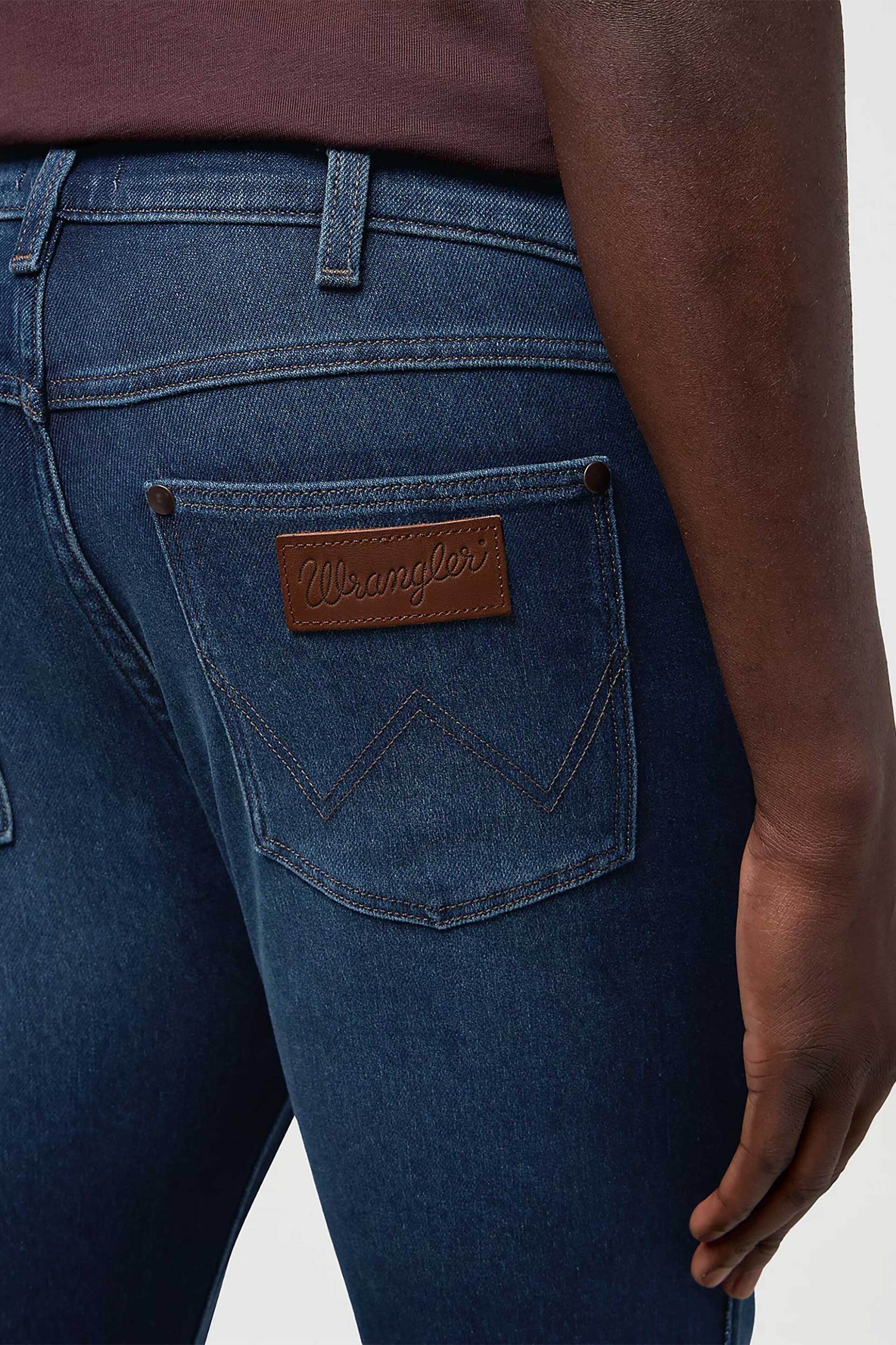 Wrangler® ανδρικό τζιν παντελόνι πεντάτσεπο Slim Tapered "Larston Low Stretch" - 112372934 Denim Blue Σκούρο φωτογραφία