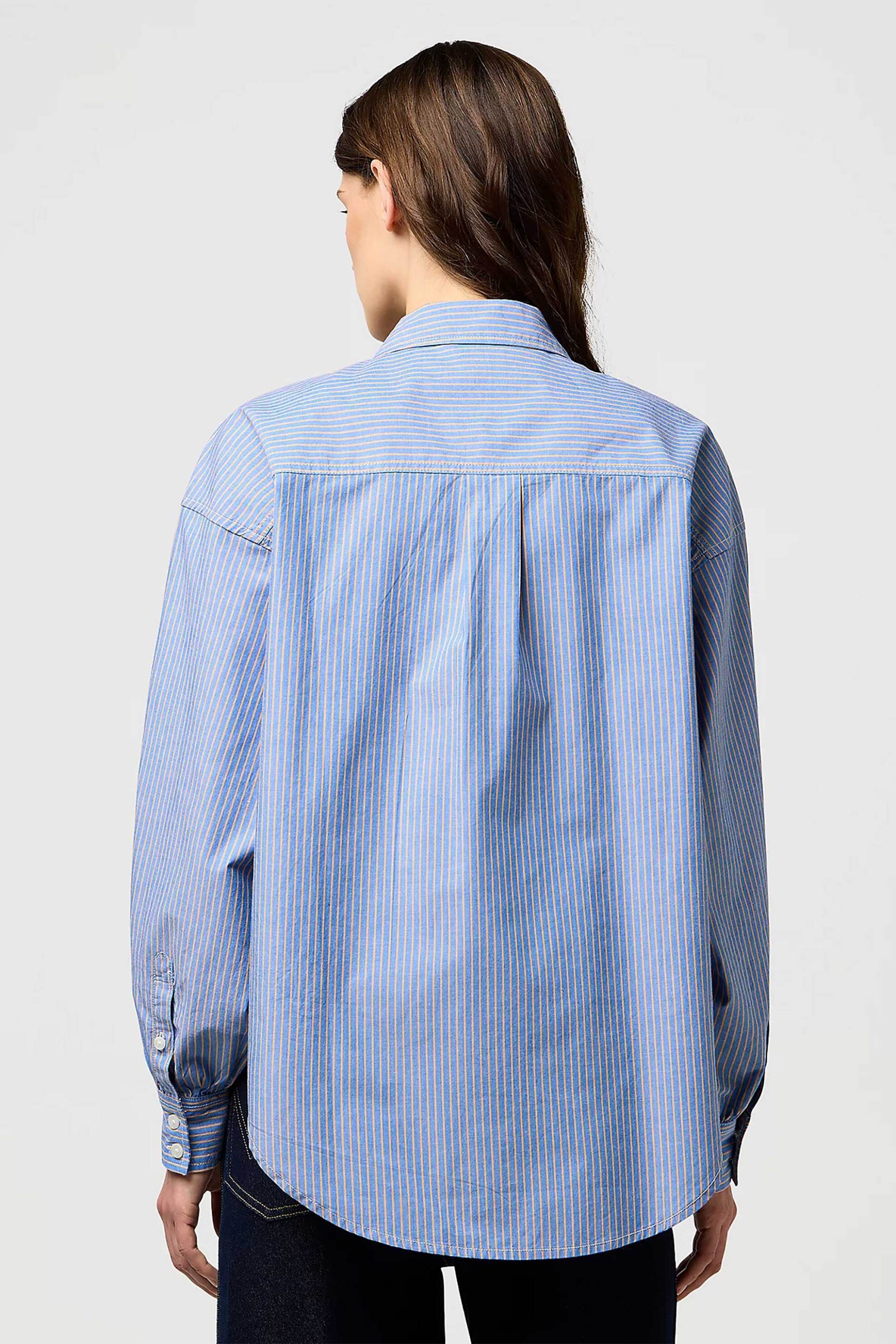 Wrangler® γυναικείο πουκάμισο με ριγέ σχέδιο και τσέπη με λογότυπο Relaxed Fit "Cool Girl" - 112370779 Μπλε φωτογραφία