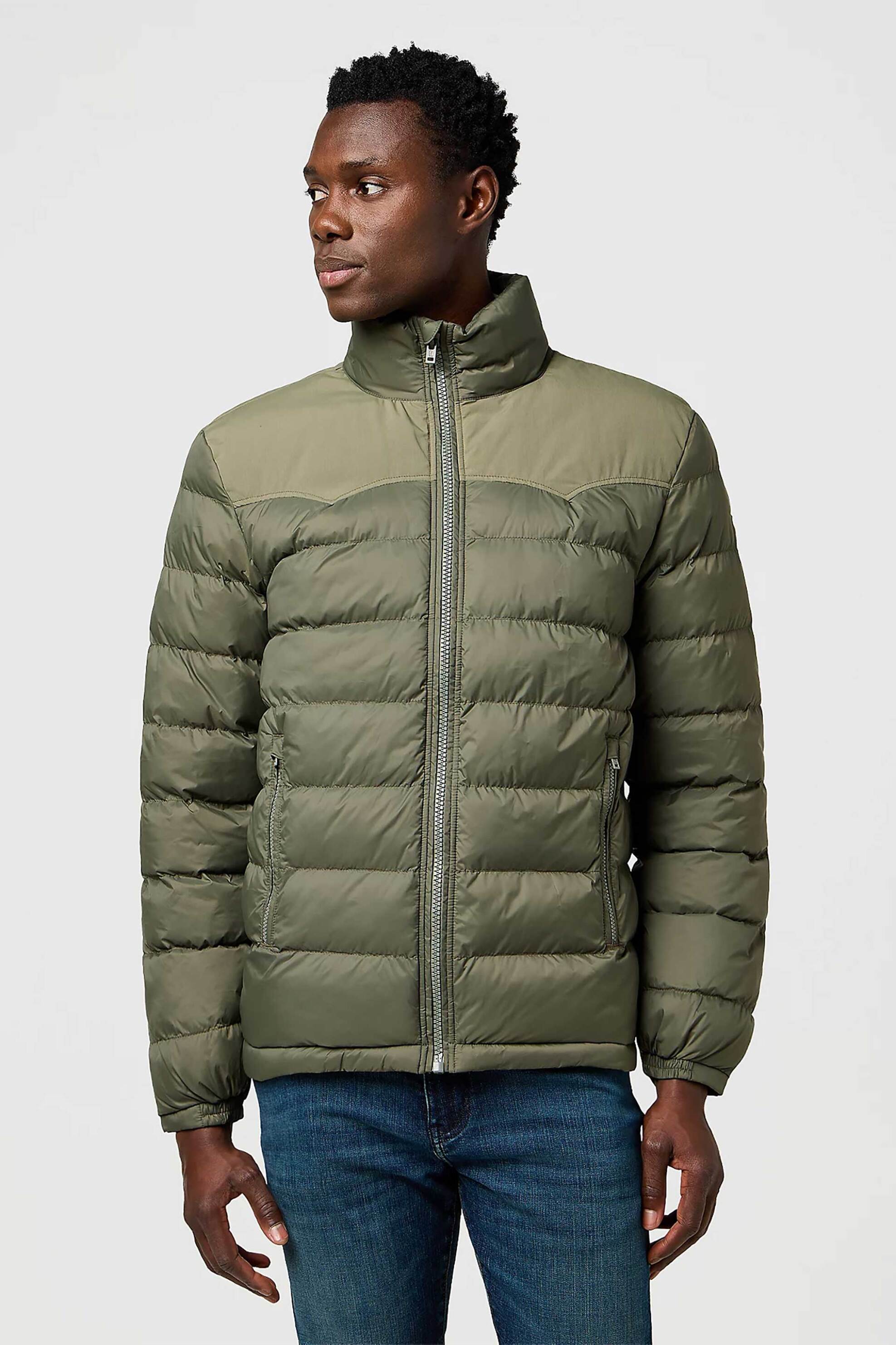 Wrangler® ανδρικό puffer μπουφάν με καπιτονέ σχέδιο και ψηλό λαιμό Regular Fit - 112371449 Λαδί