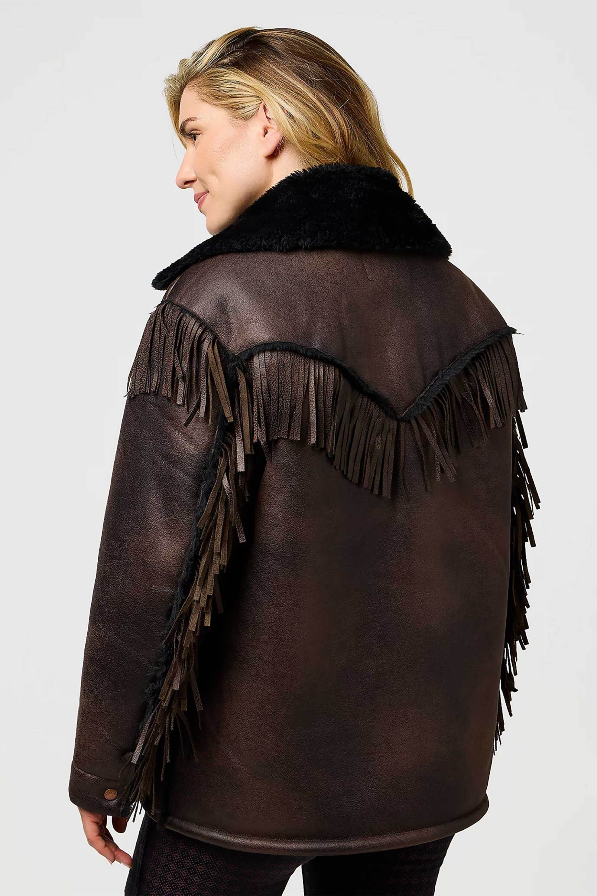 Wrangler® γυναικείο μπουφάν με κρόσσια και τσέπες Relaxed Fit "Fringe Wrange" - 112371696 Καφέ Σκούρο φωτογραφία