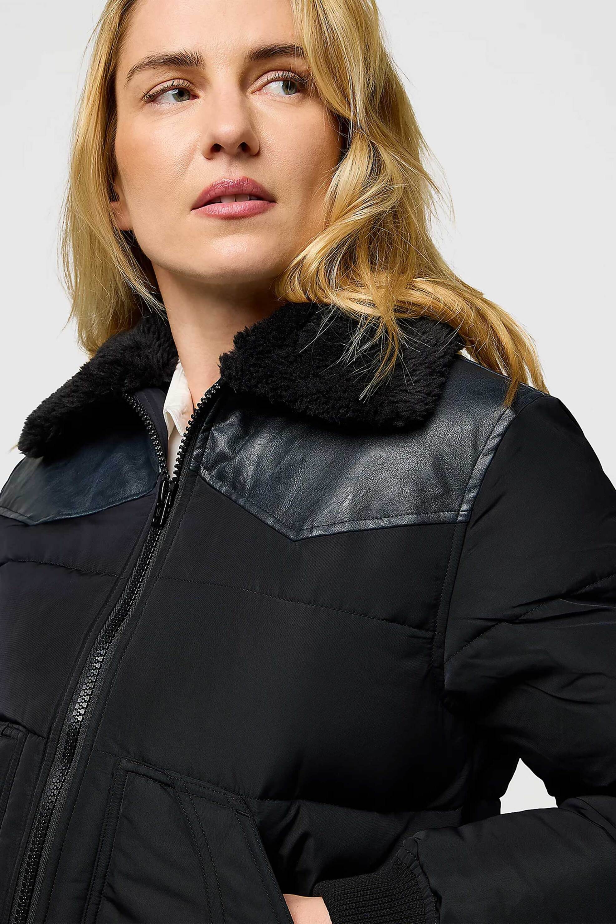 Wrangler® γυναικείο puffer μπουφάν Regular Fit "Western" - 112370812 Μαύρο φωτογραφία