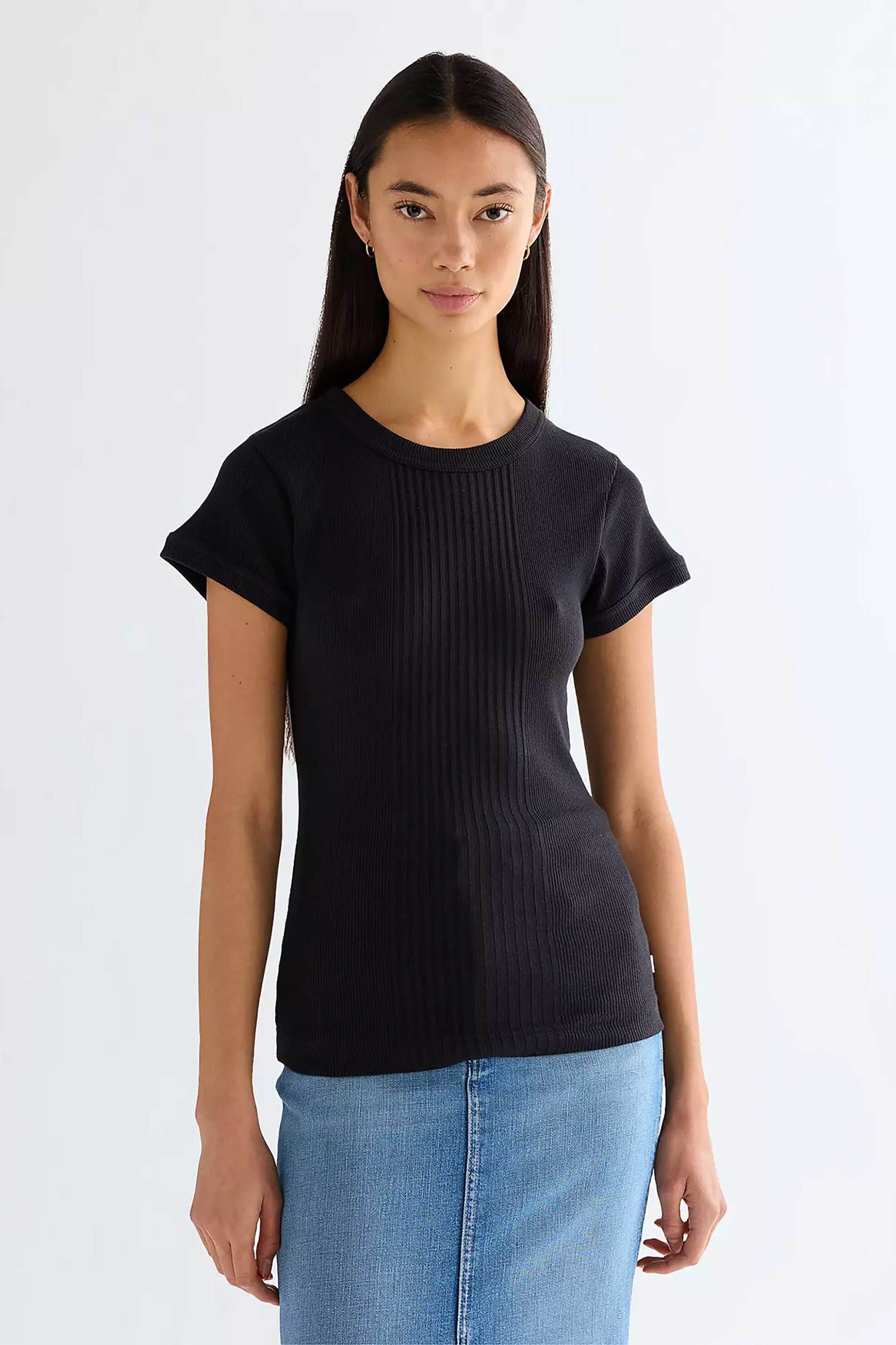 Wrangler® γυναικείο T-shirt ribbed Slim Fit "Capped" - 112380152 Μαύρο