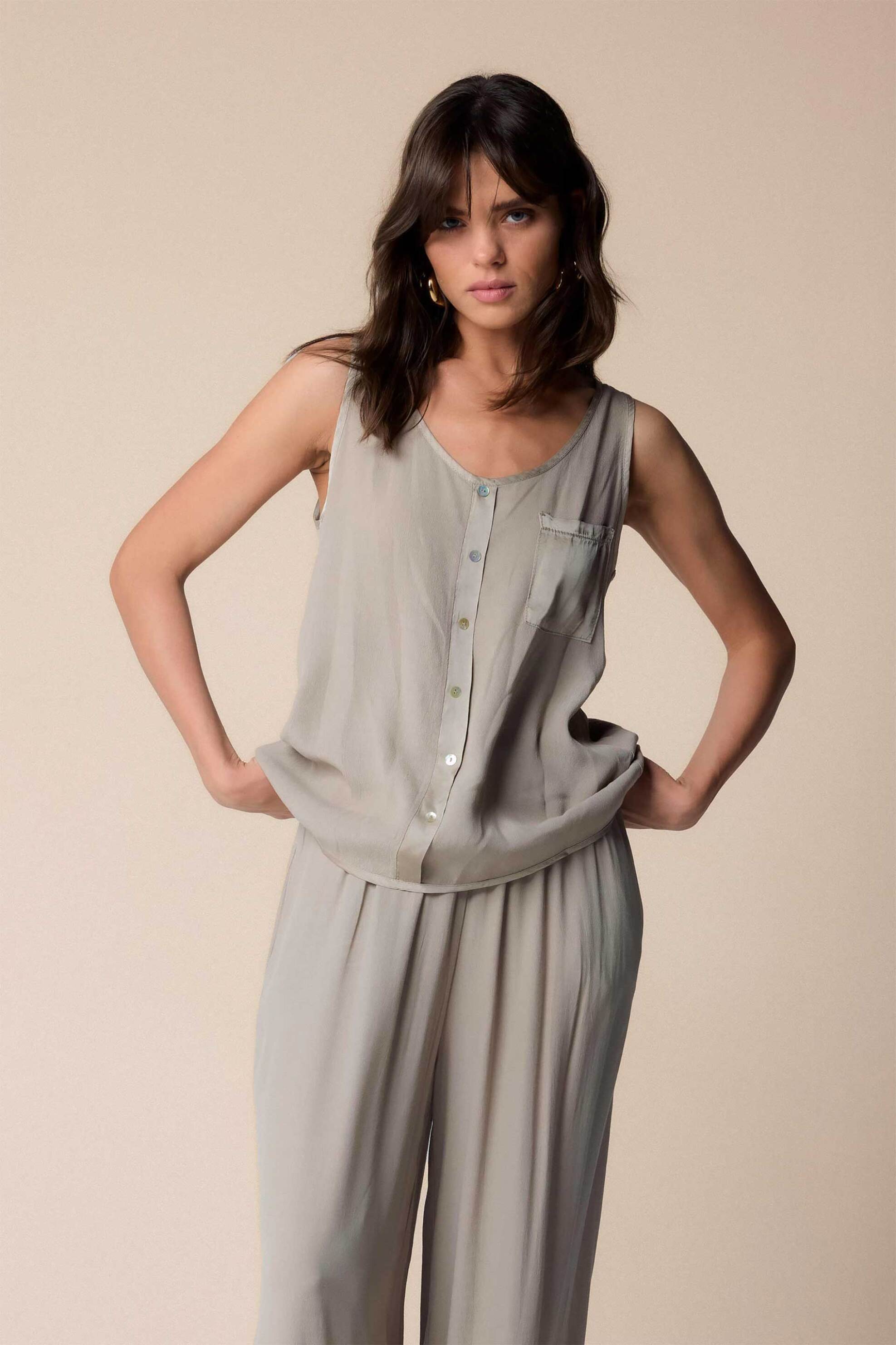 KOCCA Kocca γυναικεία μπλούζα αμάνικη Loose Fit "Ibra" - P25PCN5893ABUN0000 Γκρι