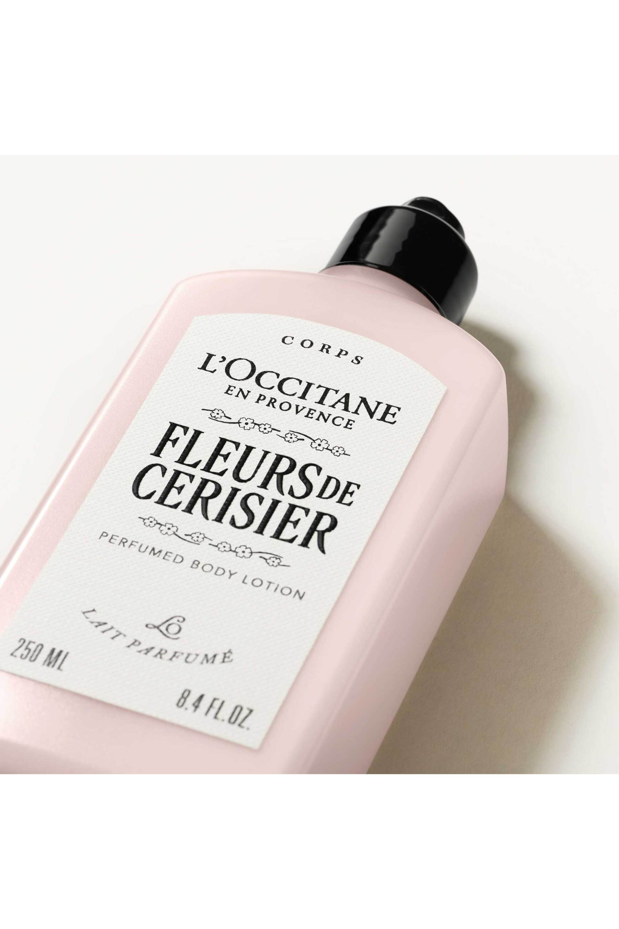 L&Apos Occitane Fleurs De Cerisier Perfumed Body Lotion 250 ML - 5111328