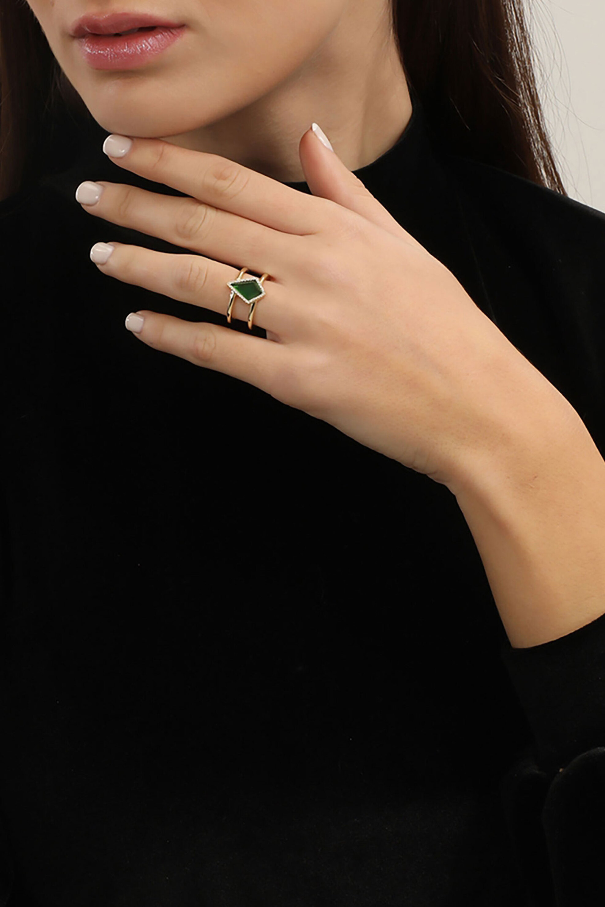 Folli Follie γυναικείο επίχρυσο bulky δαχτυλίδι με πράσινη πέτρα "Good Vibes" - 3R23D005YEC Χρυσό φωτογραφία