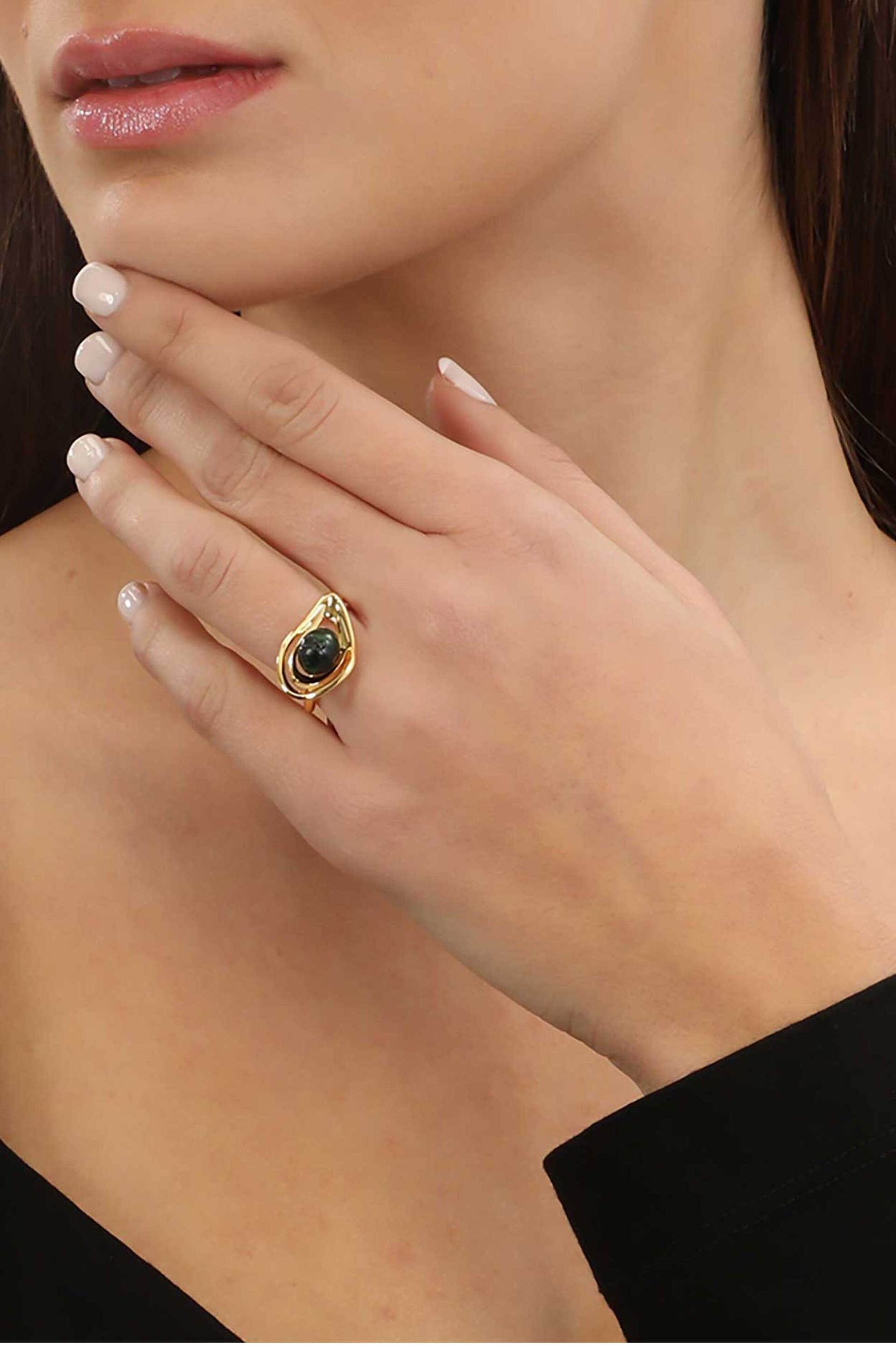 Folli Follie γυναικείο επίχρυσο δαχτυλίδι με πράσινη πέρλα και όστρακο "Treasure Lust" - 2R23D007YE Χρυσό φωτογραφία