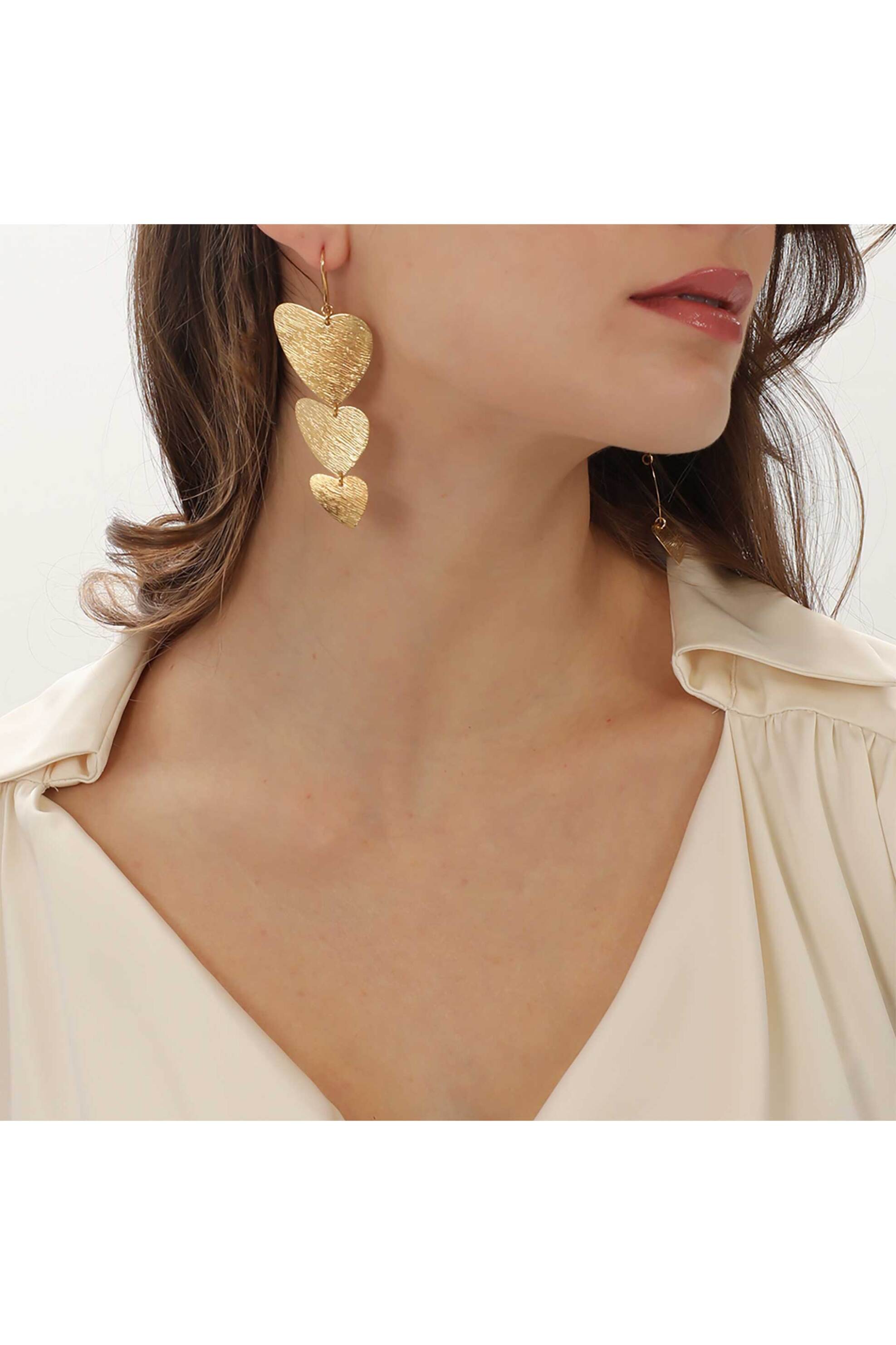 Folli Follie γυναικεία επίχρυσα κρεμαστά σκουλαρίκια με μοτιφ καρδιές "Hearts' Symphony" - 1E23S108Y Χρυσό φωτογραφία