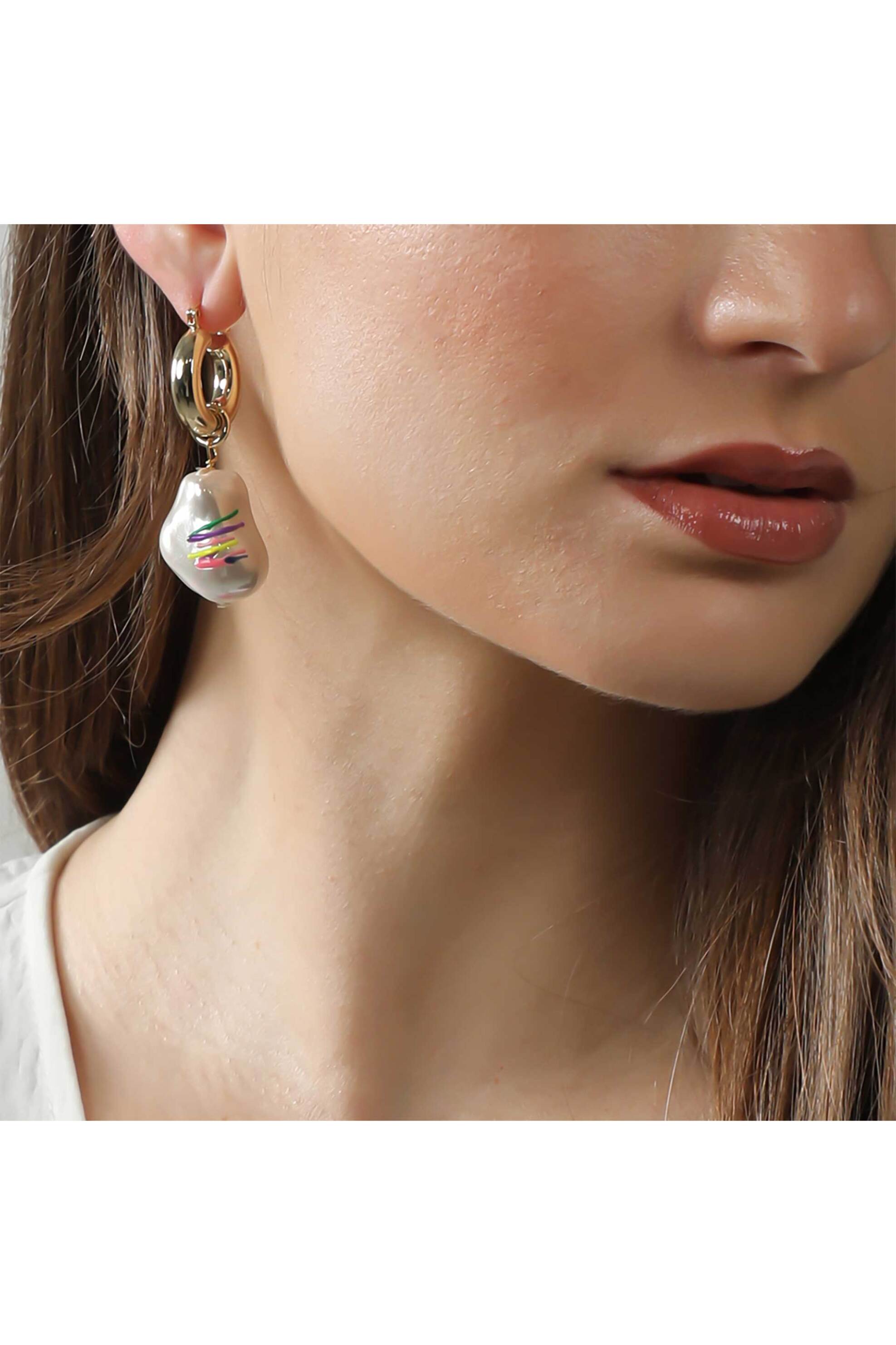 Folli Follie γυναικείοι επίχρυσοι κρίκοι με λευκή πέτρα "Graffiti Hue" - 3E23D027YWM Χρυσό φωτογραφία