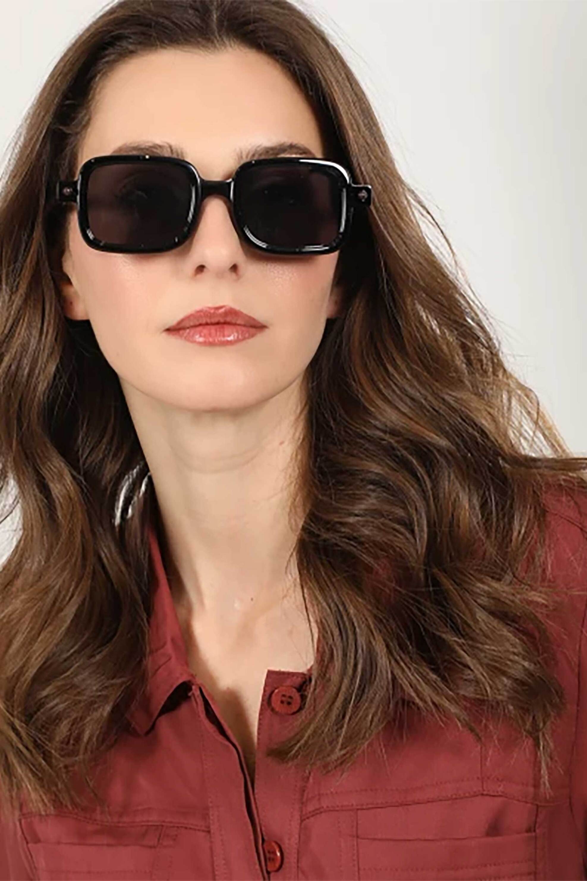 Folli Follie γυναικεία γυαλιά ηλίου σε ορθογώνιο σχήμα με χρωματιστούς βραχίονες - SG25B060K Μαύρο φωτογραφία