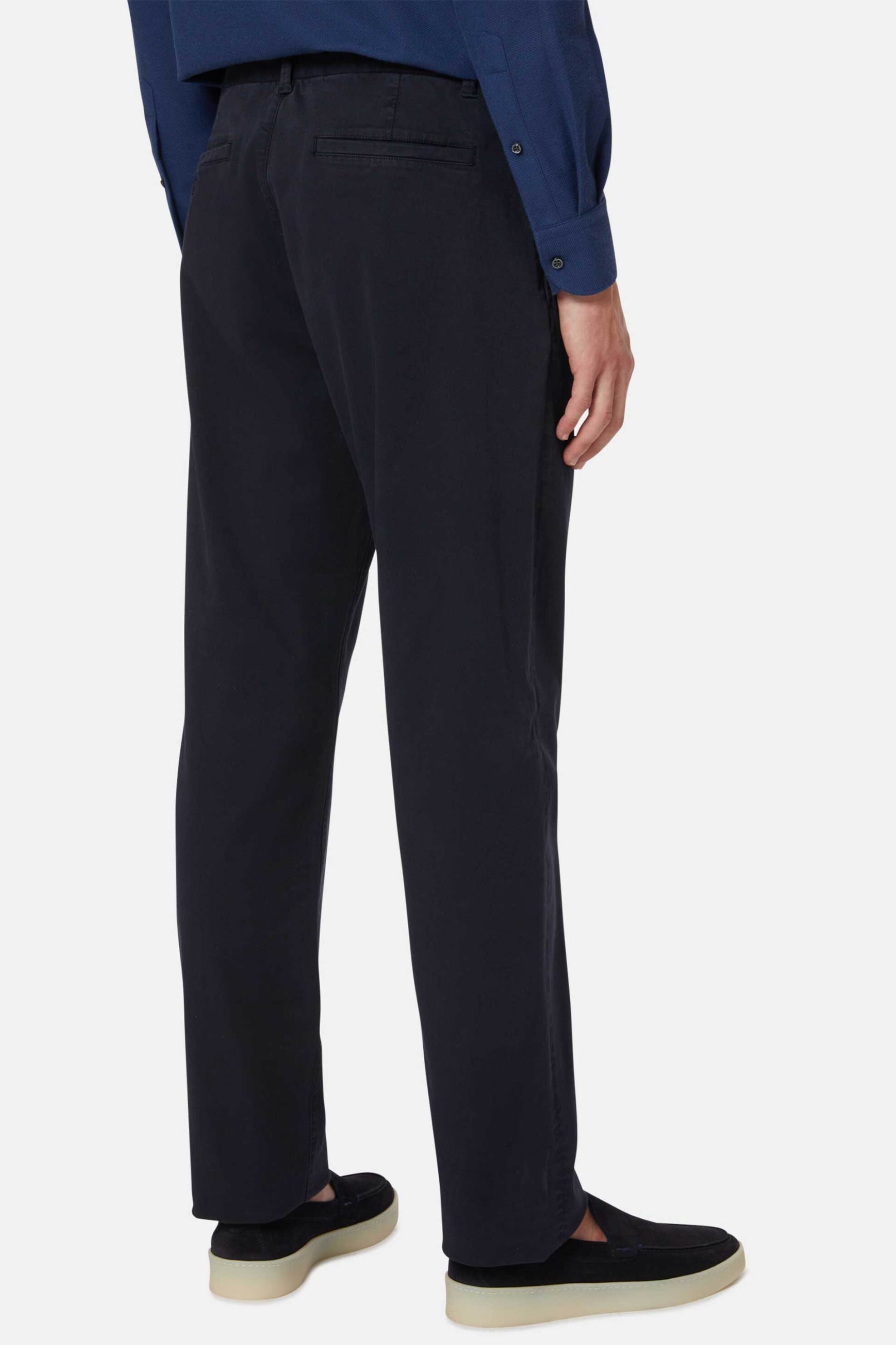 Boggi Milano ανδρικό παντελόνι μονόχρωμο Straight Fit - BO24P059303 Μπλε Σκούρο φωτογραφία