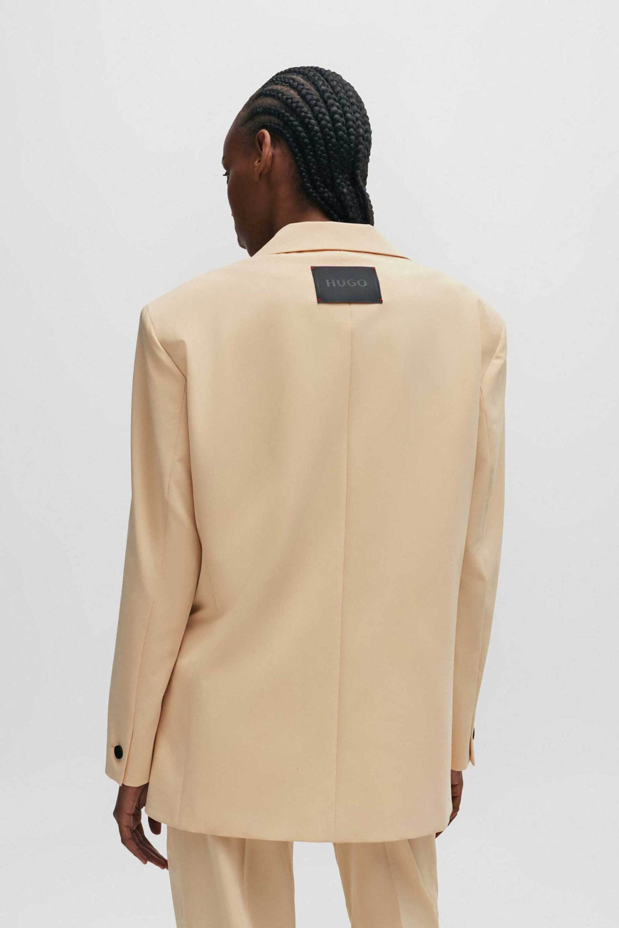 HUGO Hugo Boss γυναικείο σακάκι μονόχρωμο με contrast logo patch πίσω "Αgura" - 50508083 Μπεζ - 3
